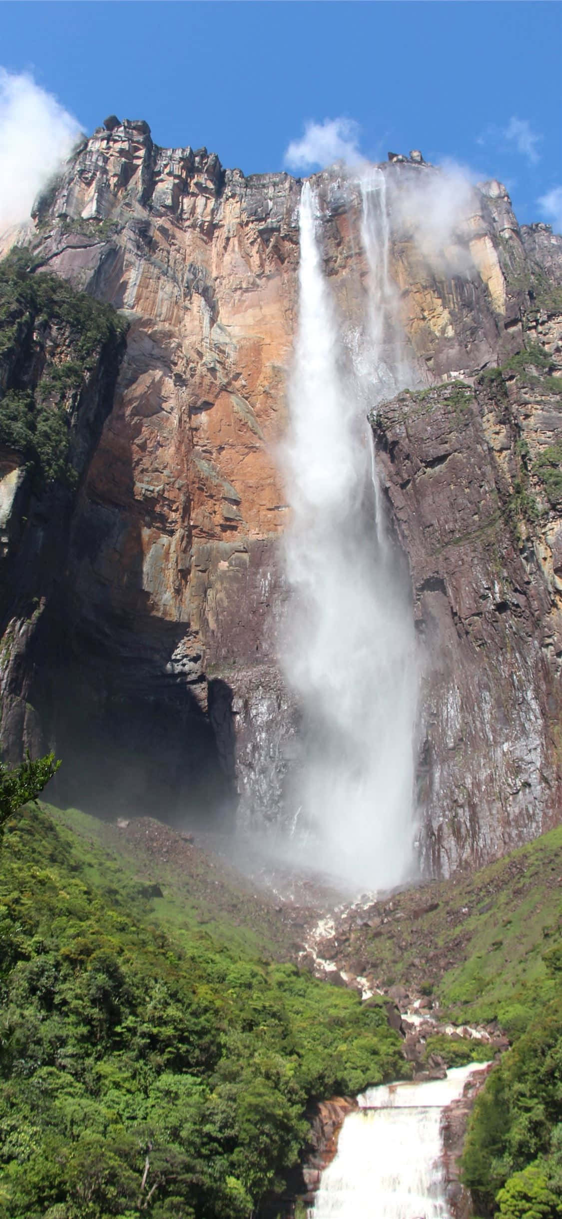 Canaima Ulusal Parkı'ndaki Angel Şelalesi Duvar Kağıdı