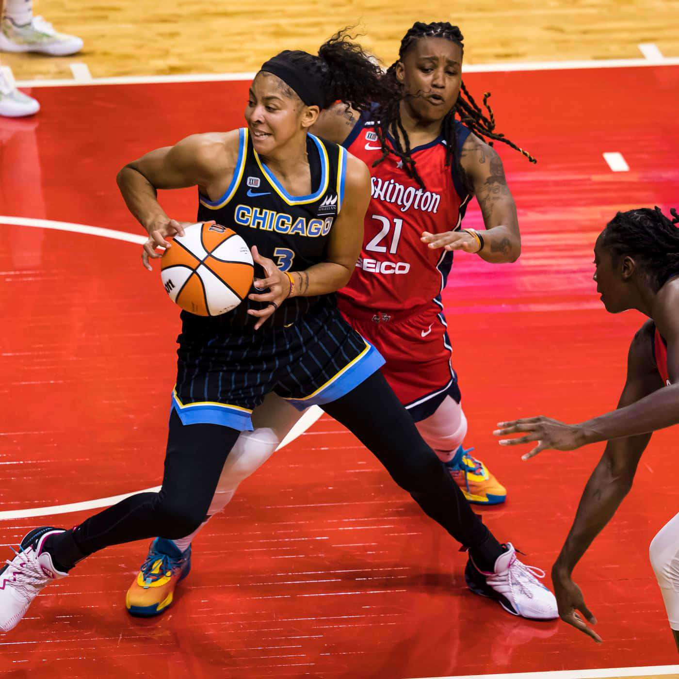 Candace Parker Top Çalarken Duvar Kağıdı