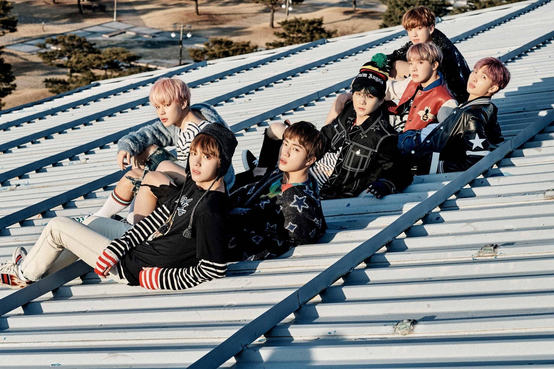 Çatıda Havalı BTS Dizüstü Bilgisayar Duvar Kağıdı