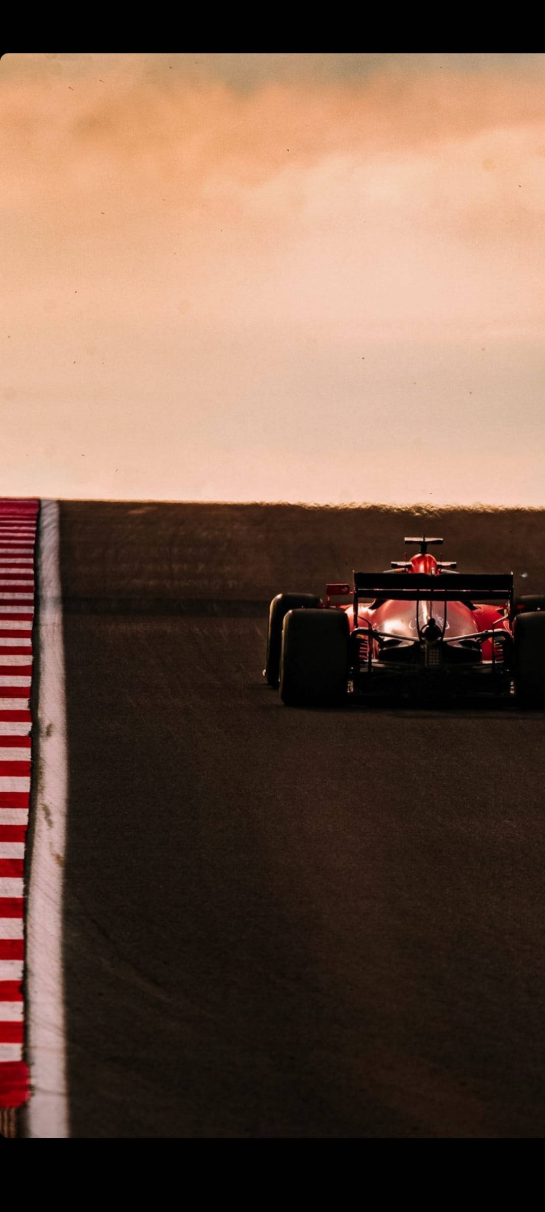 Charles Leclerc Gün Batımına Doğru Sürüşte Duvar Kağıdı