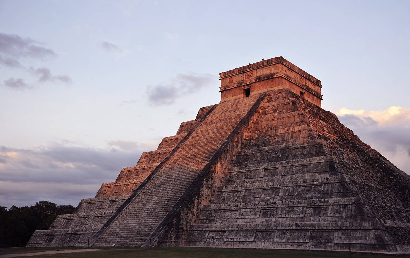 Chichen Itza Gün Batımı Işıltısı Duvar Kağıdı