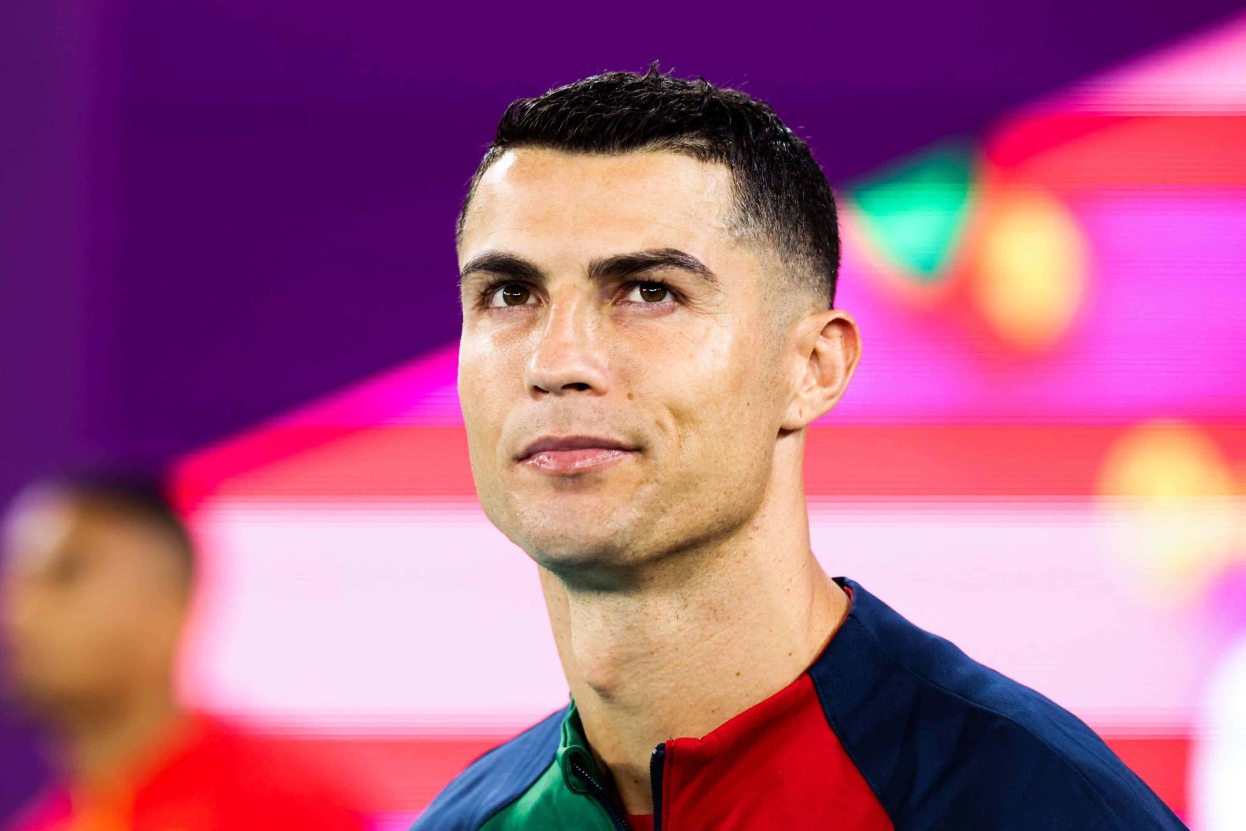 Cristiano Ronaldo Sahada ve Sahada Hayallerinin Peşinde Duvar Kağıdı