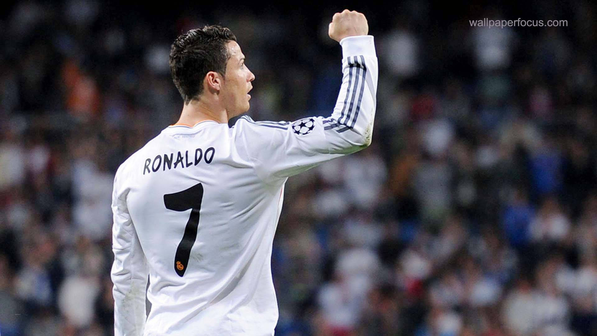 Cristiano Ronaldo bir golü kutluyor. Duvar Kağıdı