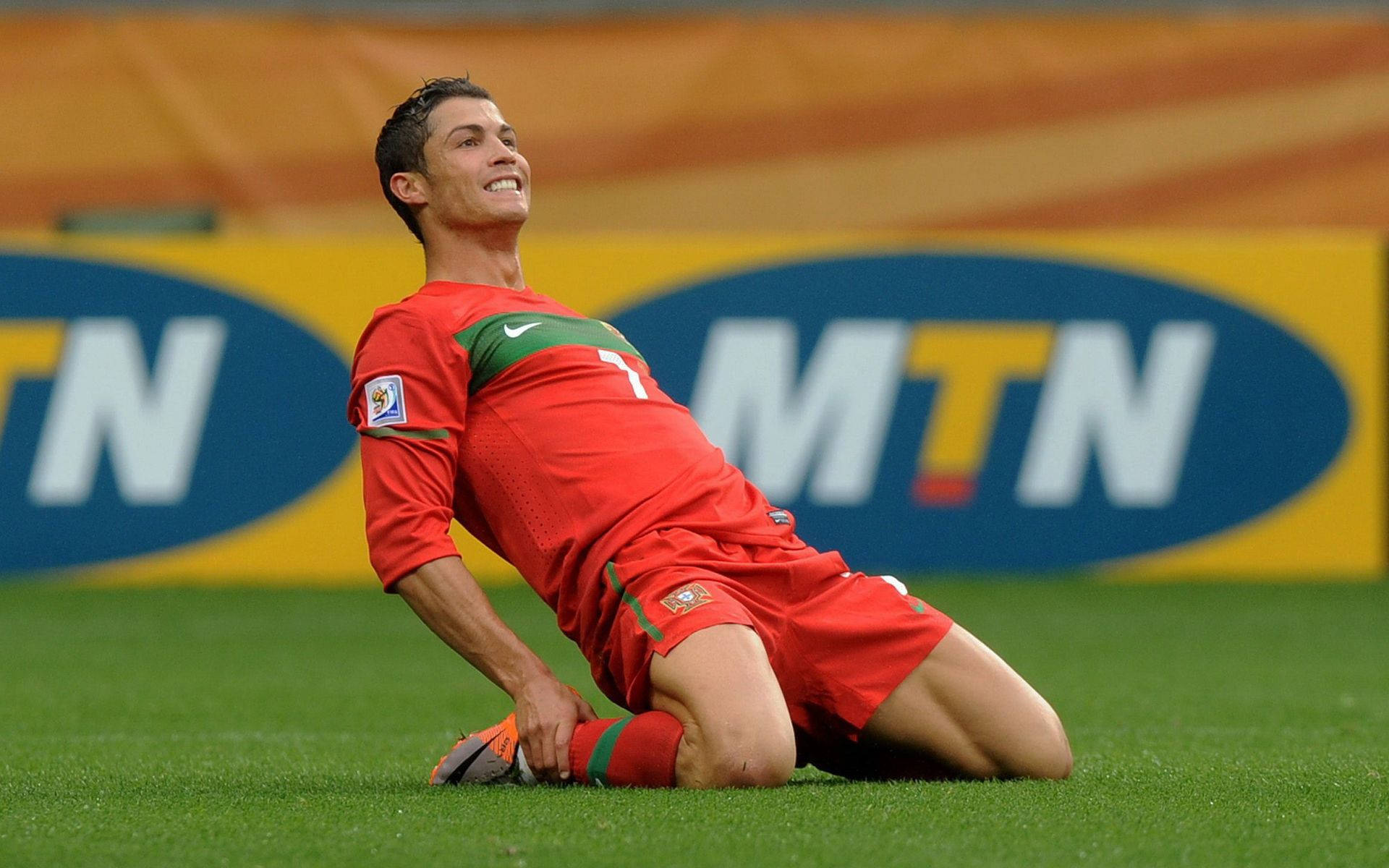 Cristiano Ronaldo Soğuk Kırmızı FPF Forması Duvar Kağıdı