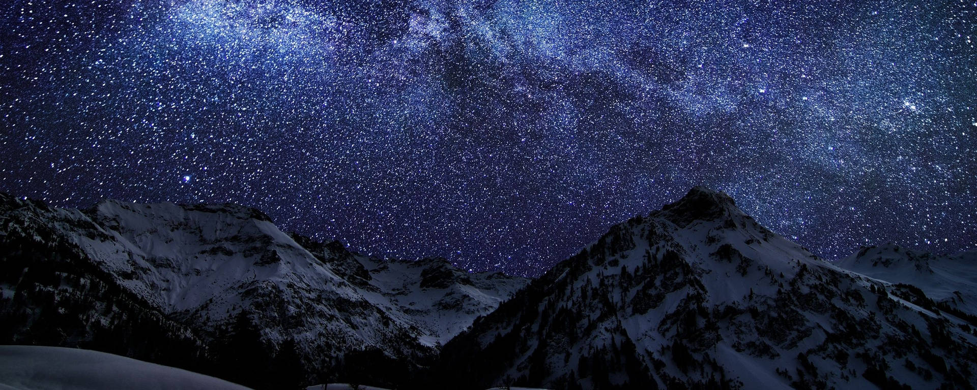 Karlı dağların yıldızlı gecede çift monitör duvar kağıdı — Gece gökyüzü GIF Duvar Kağıdı
