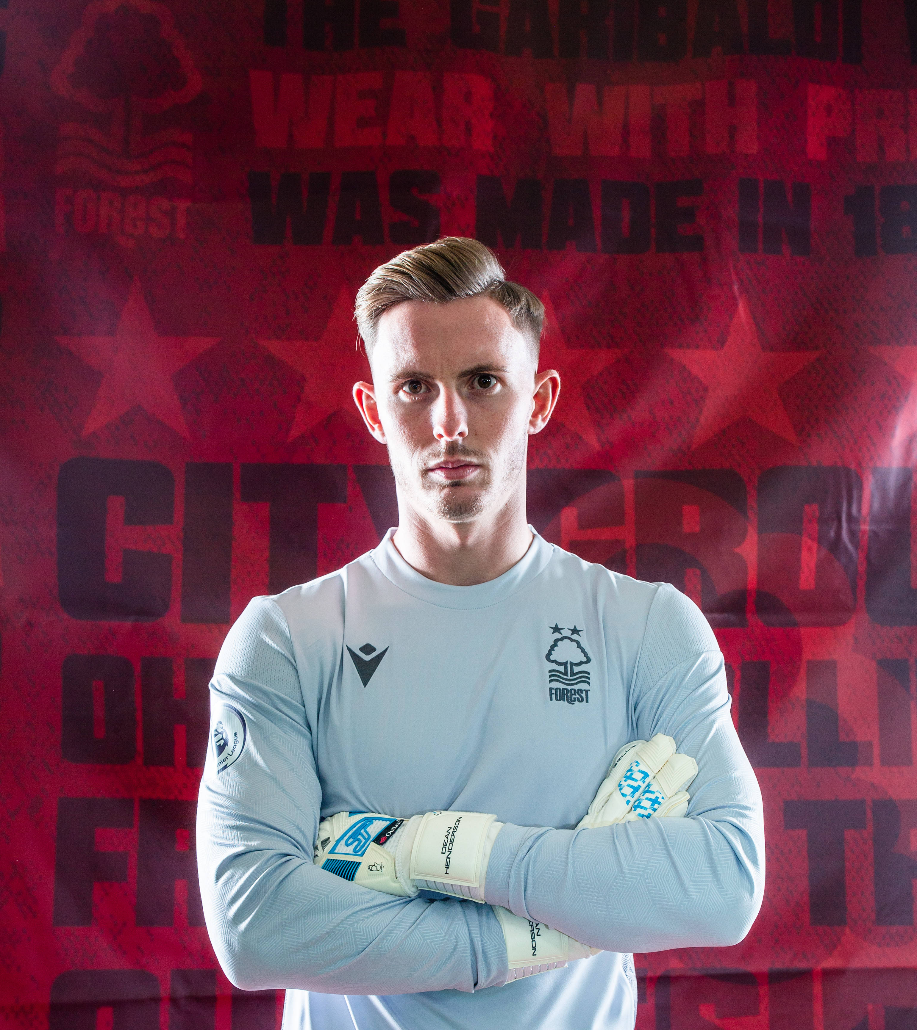 Dean Henderson Kollarını Kavuşturmuş Duvar Kağıdı