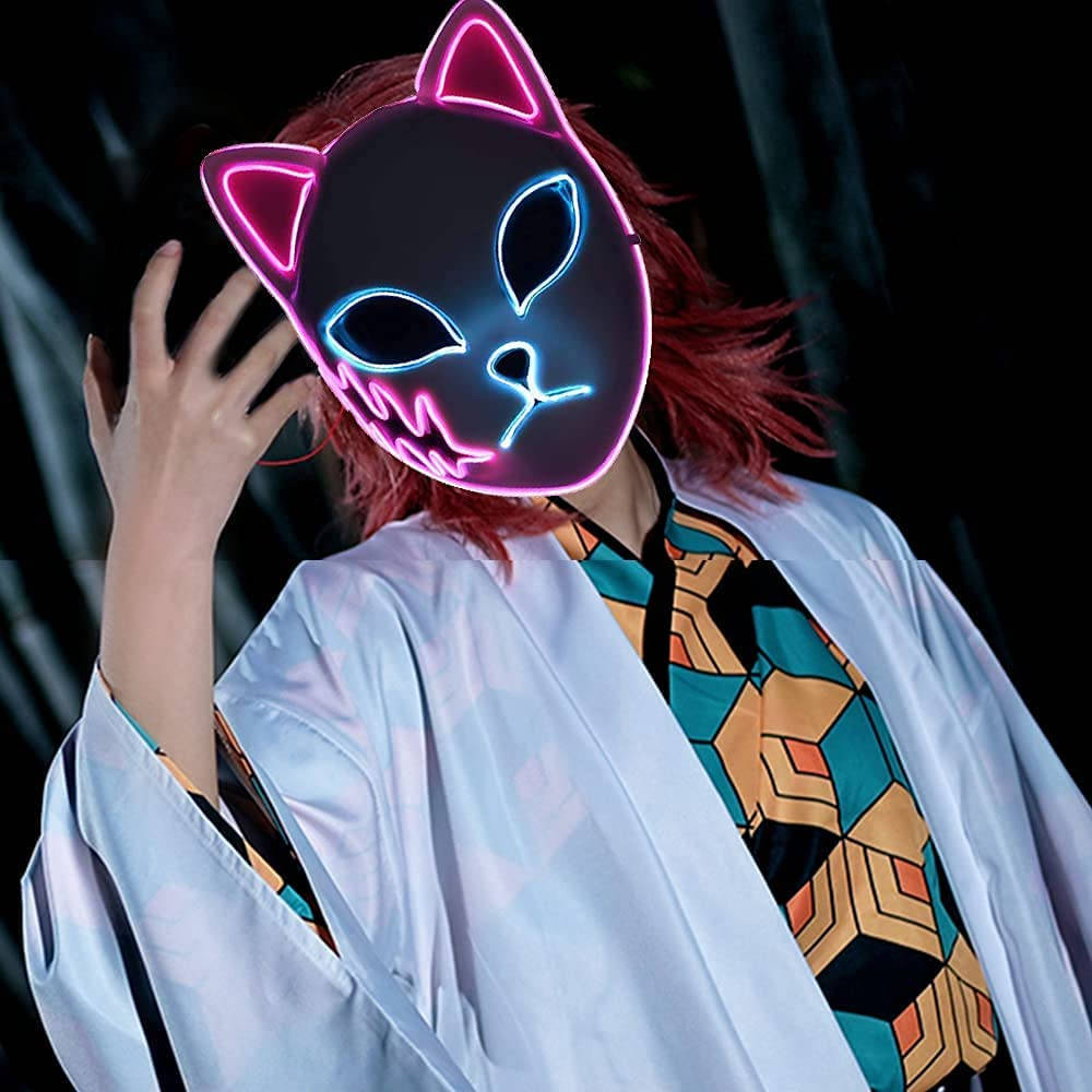 Demon Slayer Maskeli Cosplayer Duvar Kağıdı
