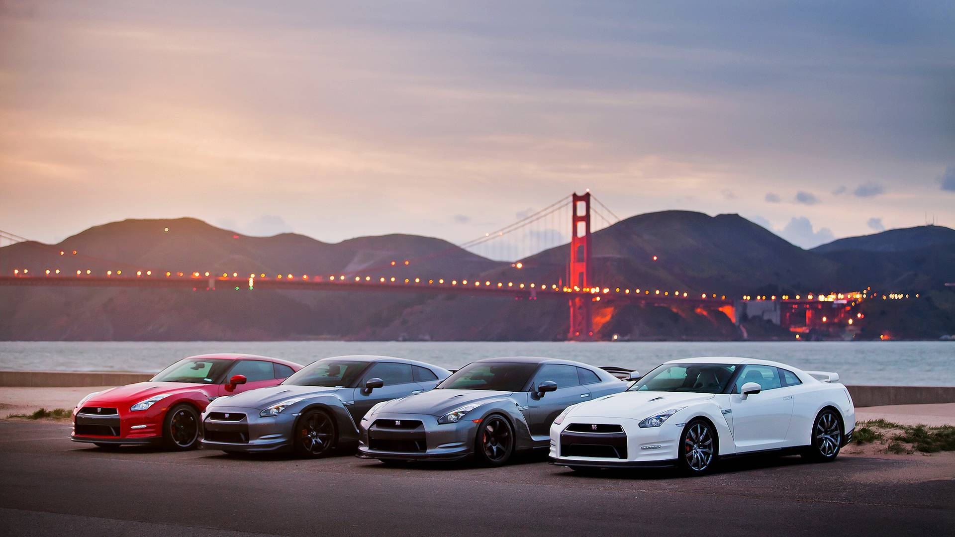 Deniz Kenarına Park Edilmiş Nissan GTR Arabalar Duvar Kağıdı