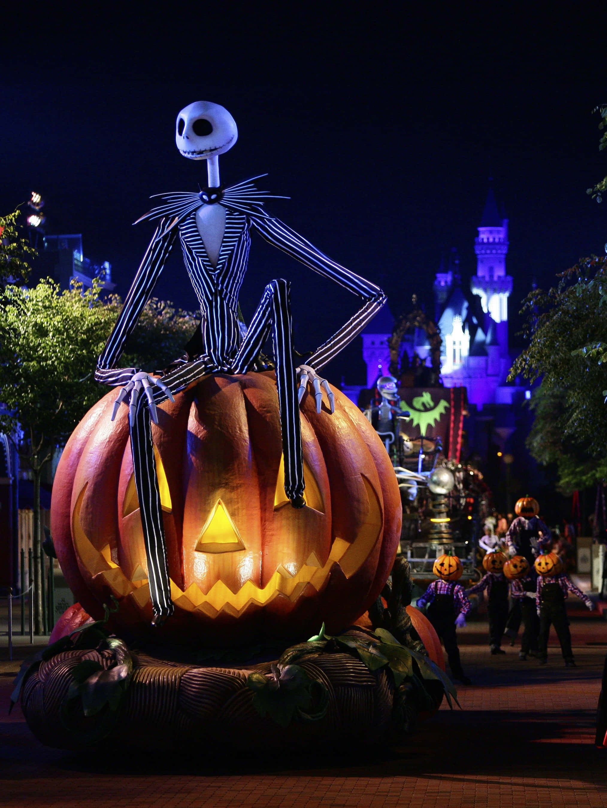 Disney Şatosunda Büyülü Cadılar Bayramı Gecesi Duvar Kağıdı