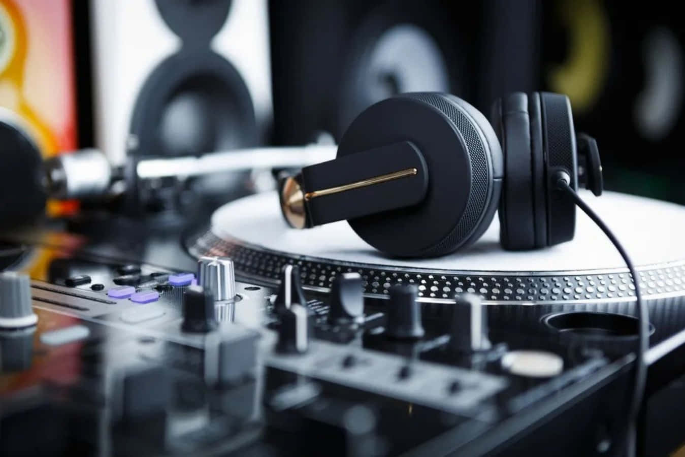 DJ Set Pikap Kulaklık Müzik Görseli Duvar Kağıdı