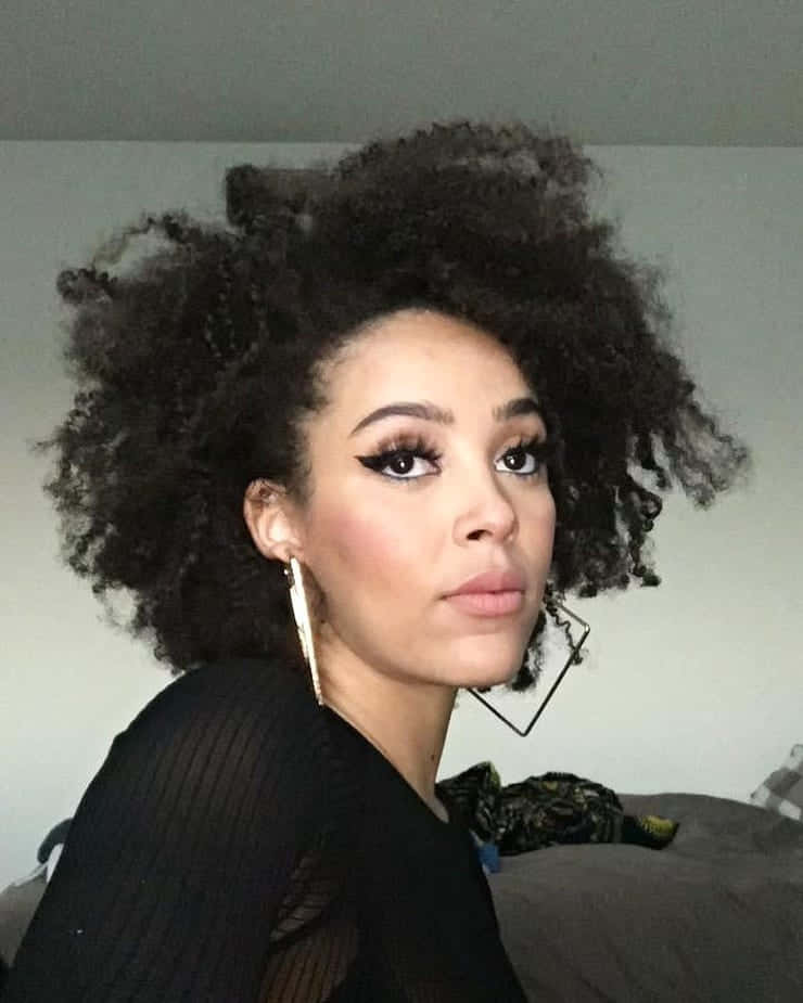 Doja Cat'in pozitif enerjisi ve tarzı Duvar Kağıdı