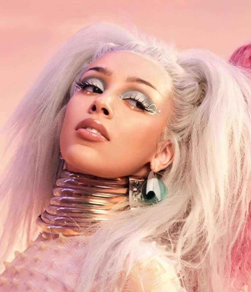 Doja Cat sahneye kendi benzersiz tarzını getiriyor Duvar Kağıdı