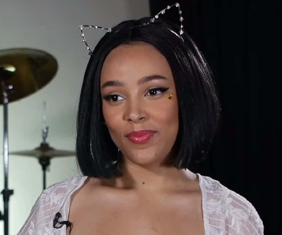 Doja Cat Uçmaya Hazır Duvar Kağıdı
