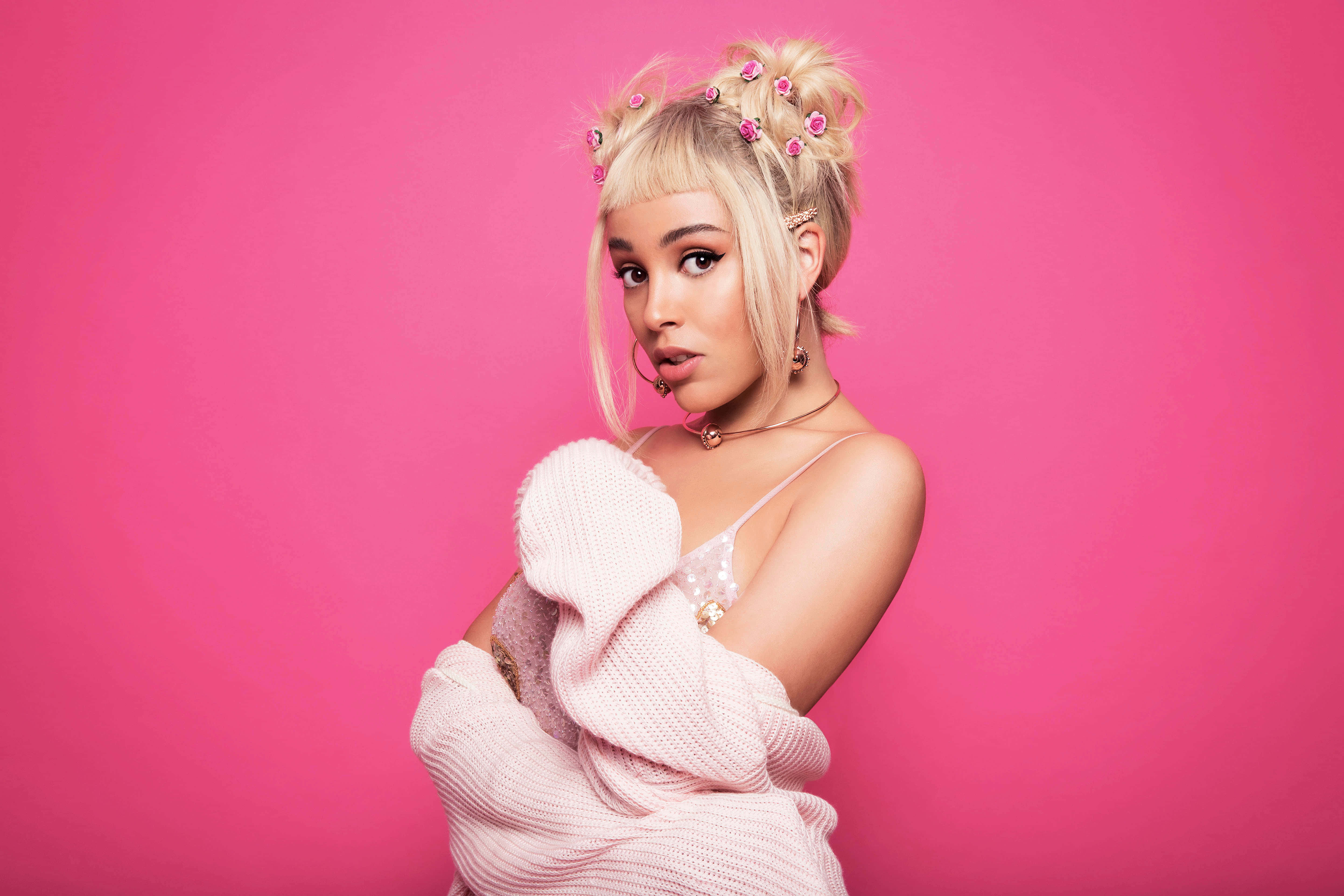 Doja Cat Yıldızlara Uzanıyor Duvar Kağıdı