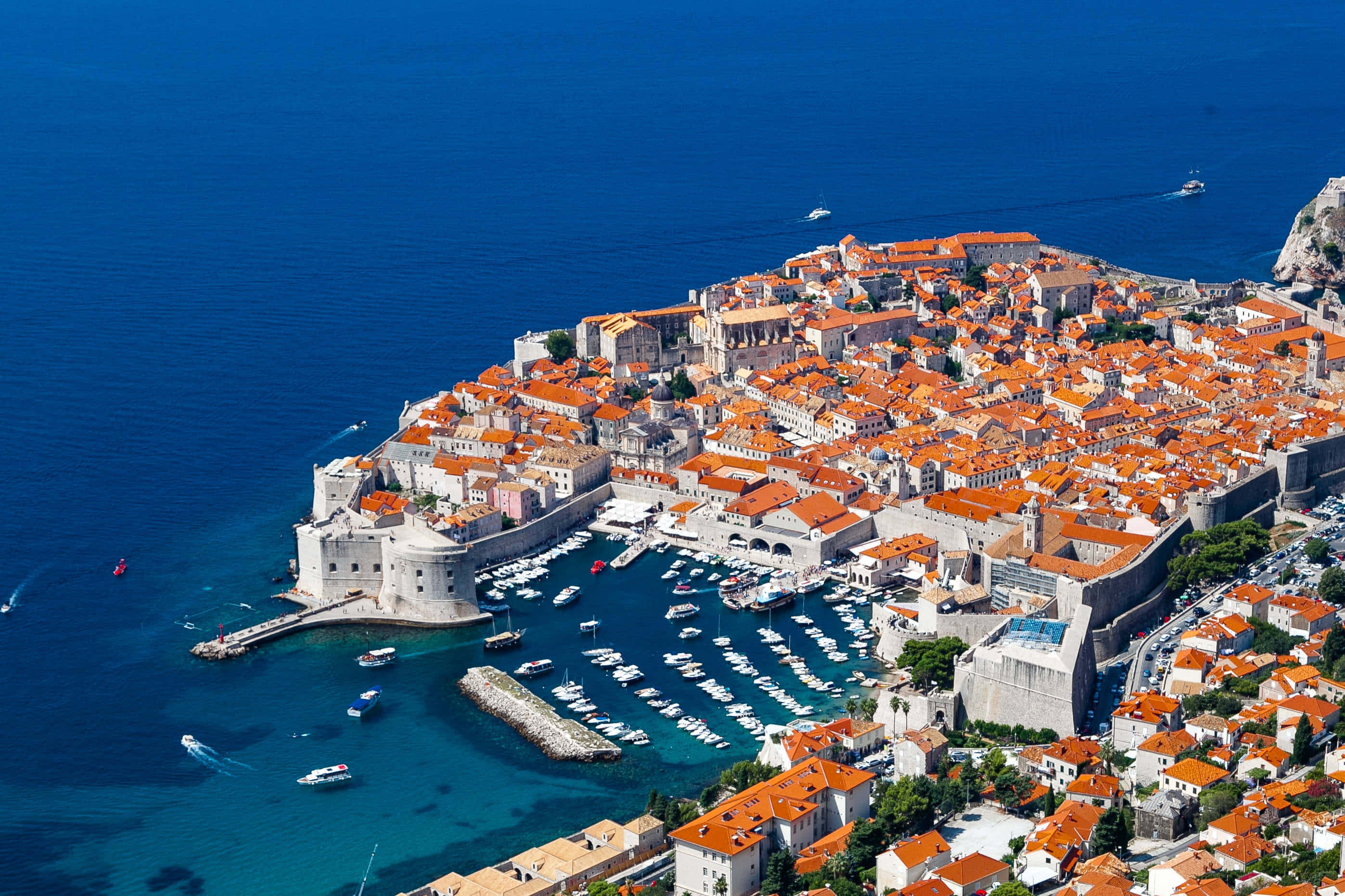 Dubrovnik Şehri ve Limanı Duvar Kağıdı