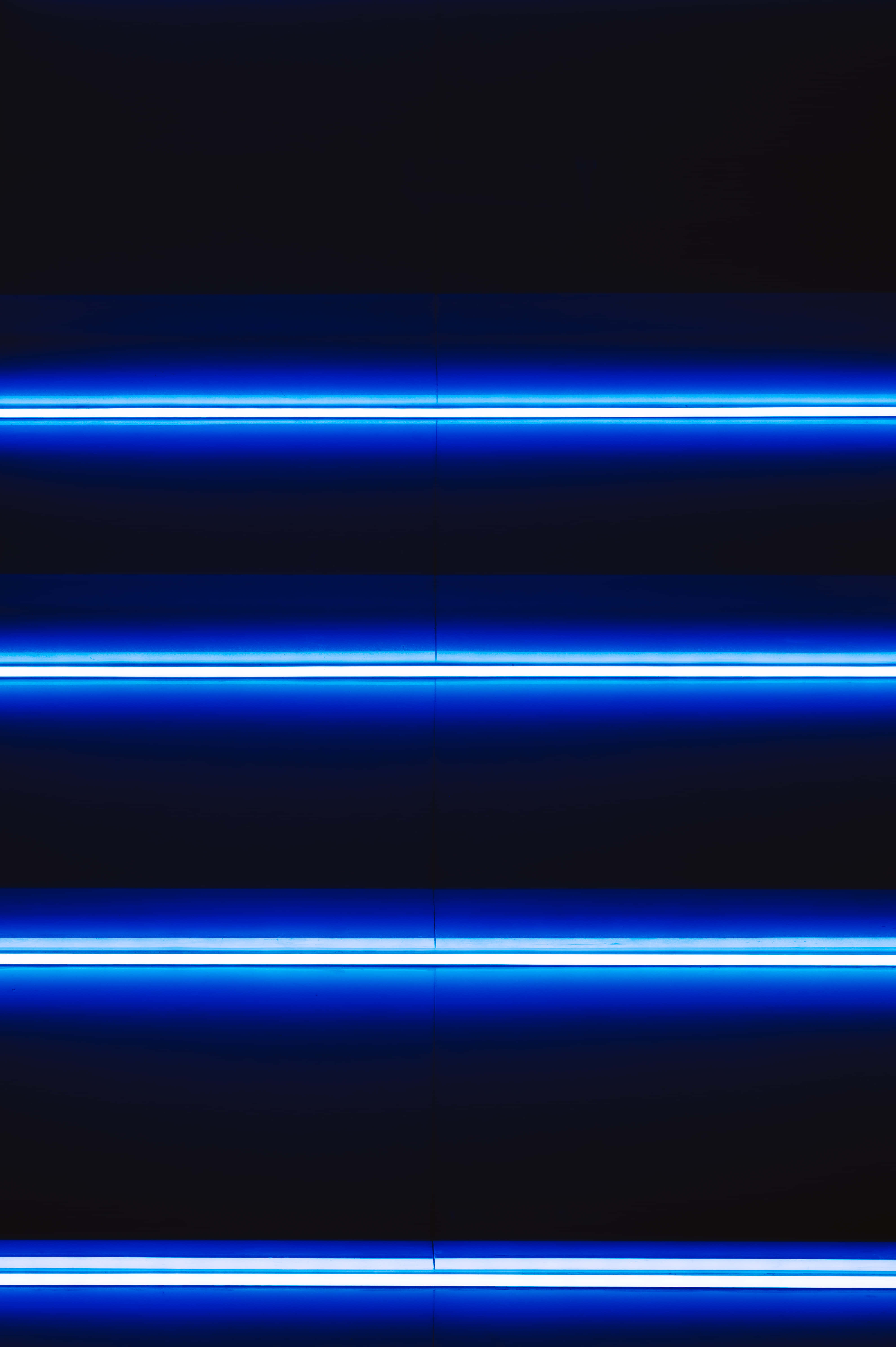Elektrik Mavisi Neon Arka Plan Duvar Kağıdı