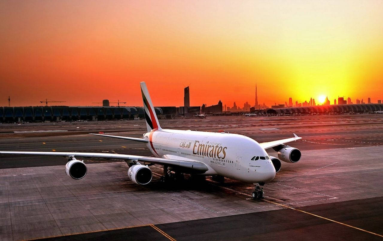 Emirates A380 ve Manzaralı Gün Batımı Duvar Kağıdı