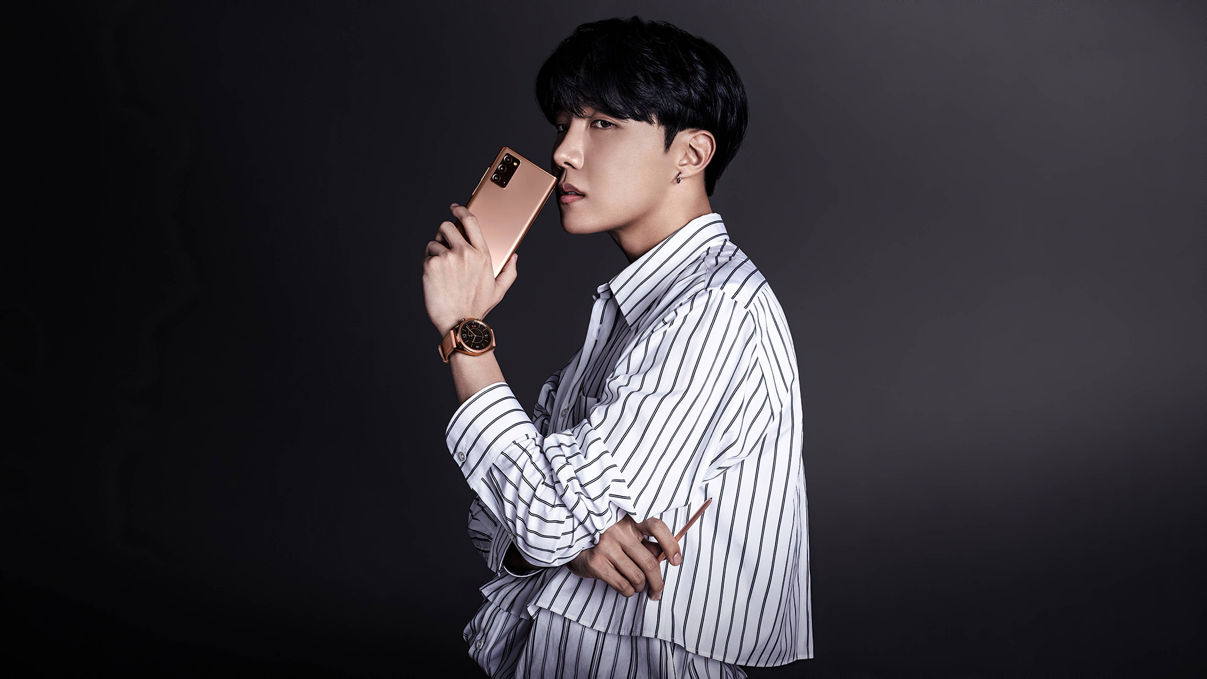 Estetik Bts J-hope Telefon Pozu Duvar Kağıdı