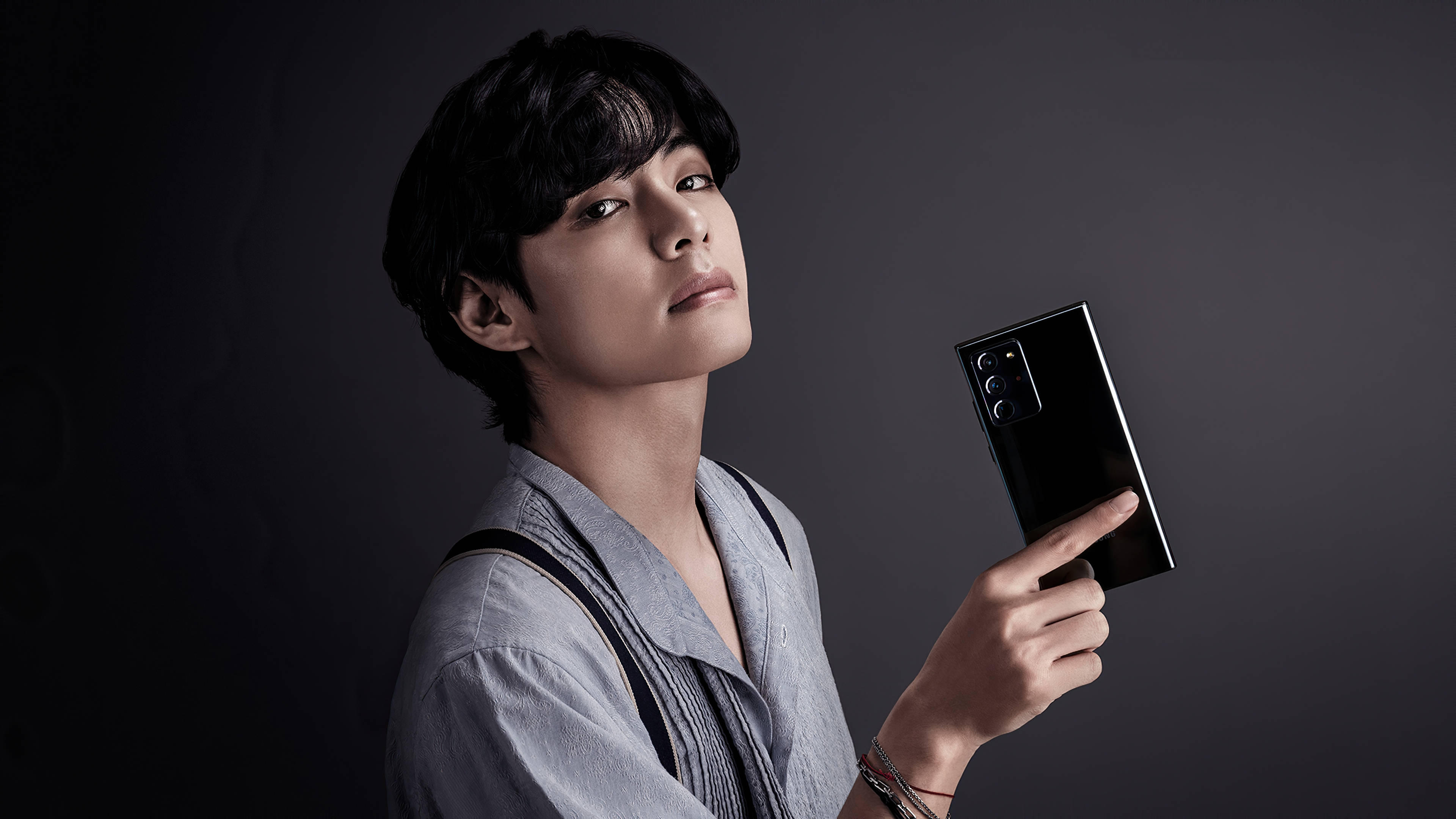 Estetik Bts V Telefon Modeliği Duvar Kağıdı