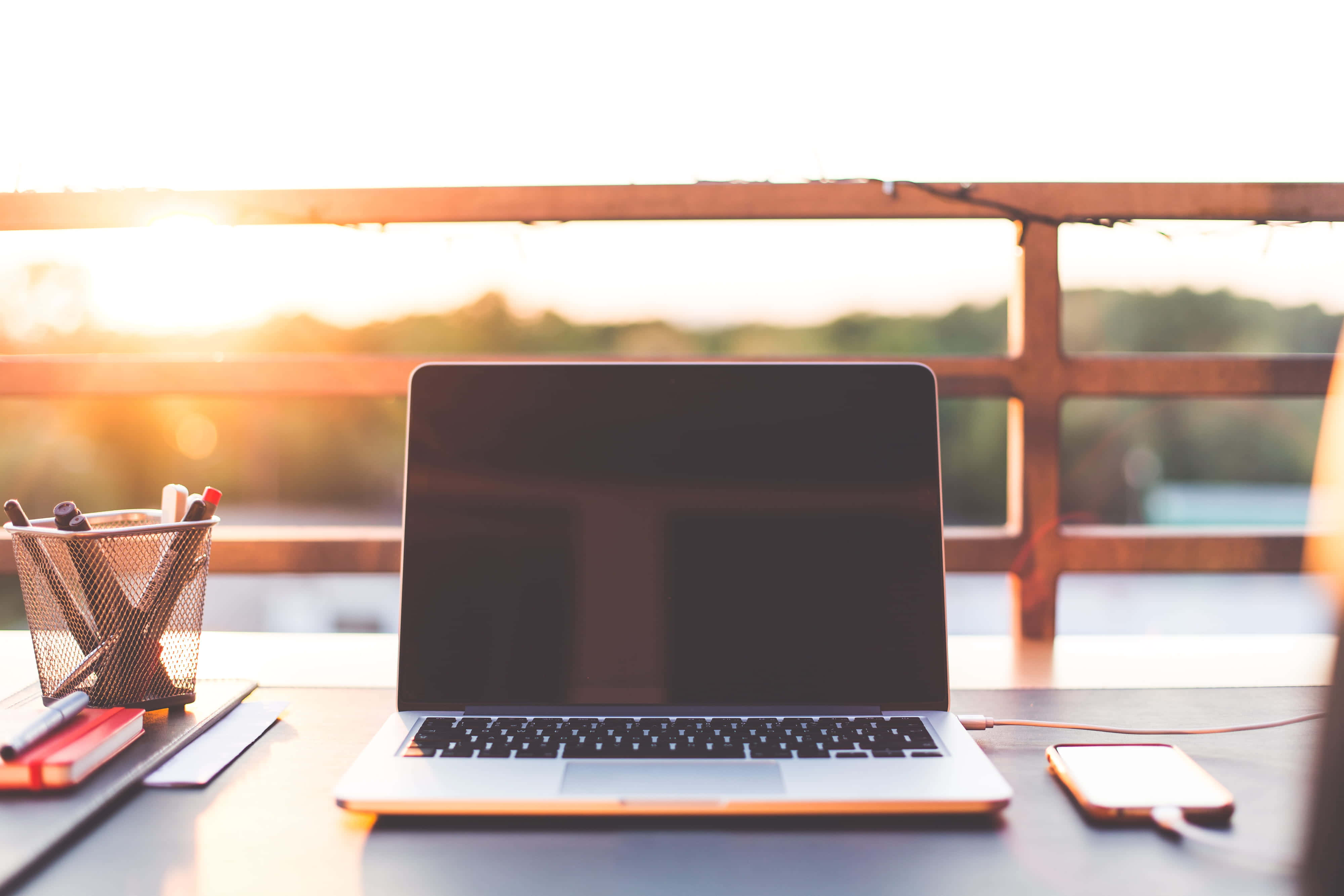 Estetik Macbook görselleri Duvar Kağıdı