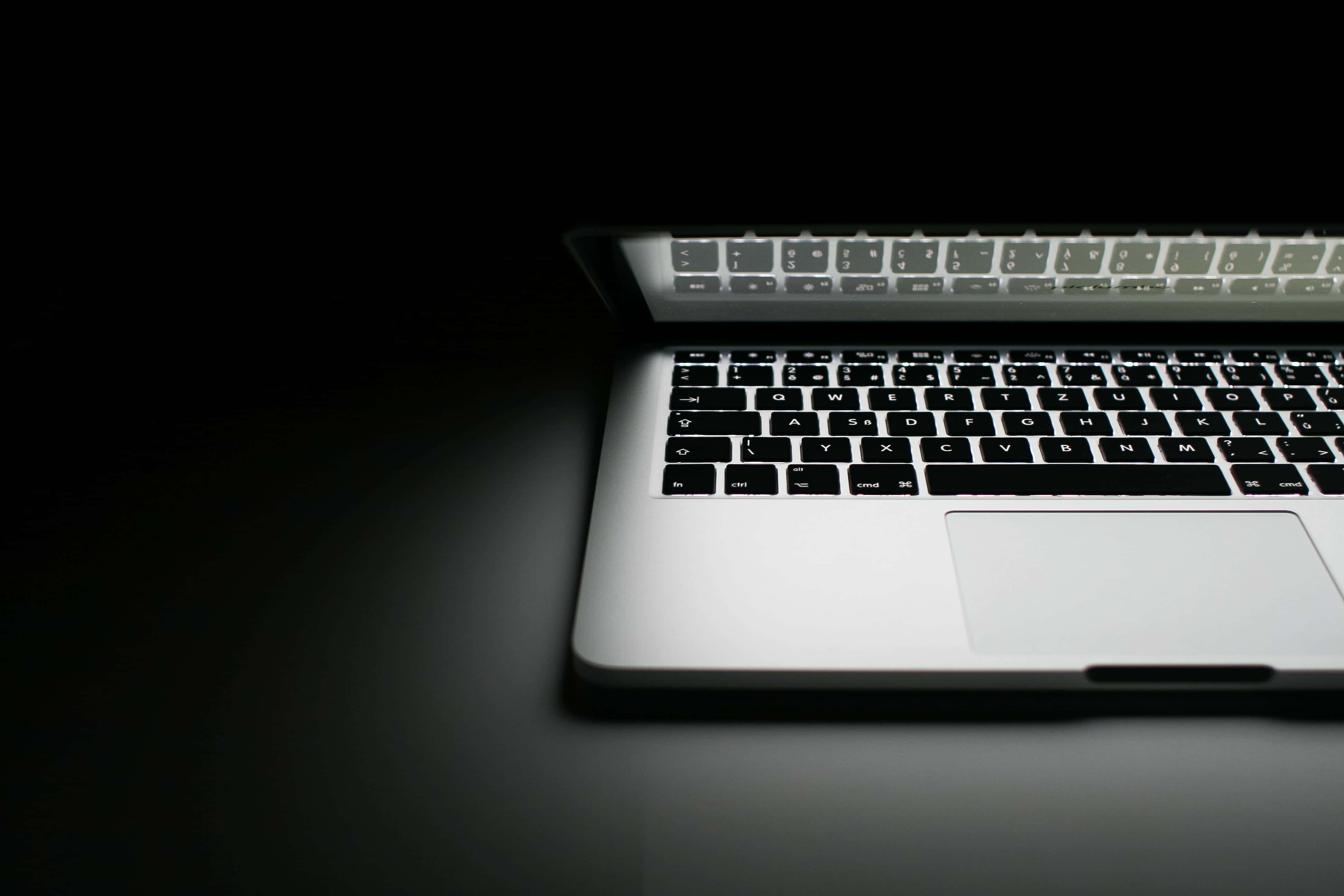 Estetik MacBook - Tarzla Çalışın Duvar Kağıdı