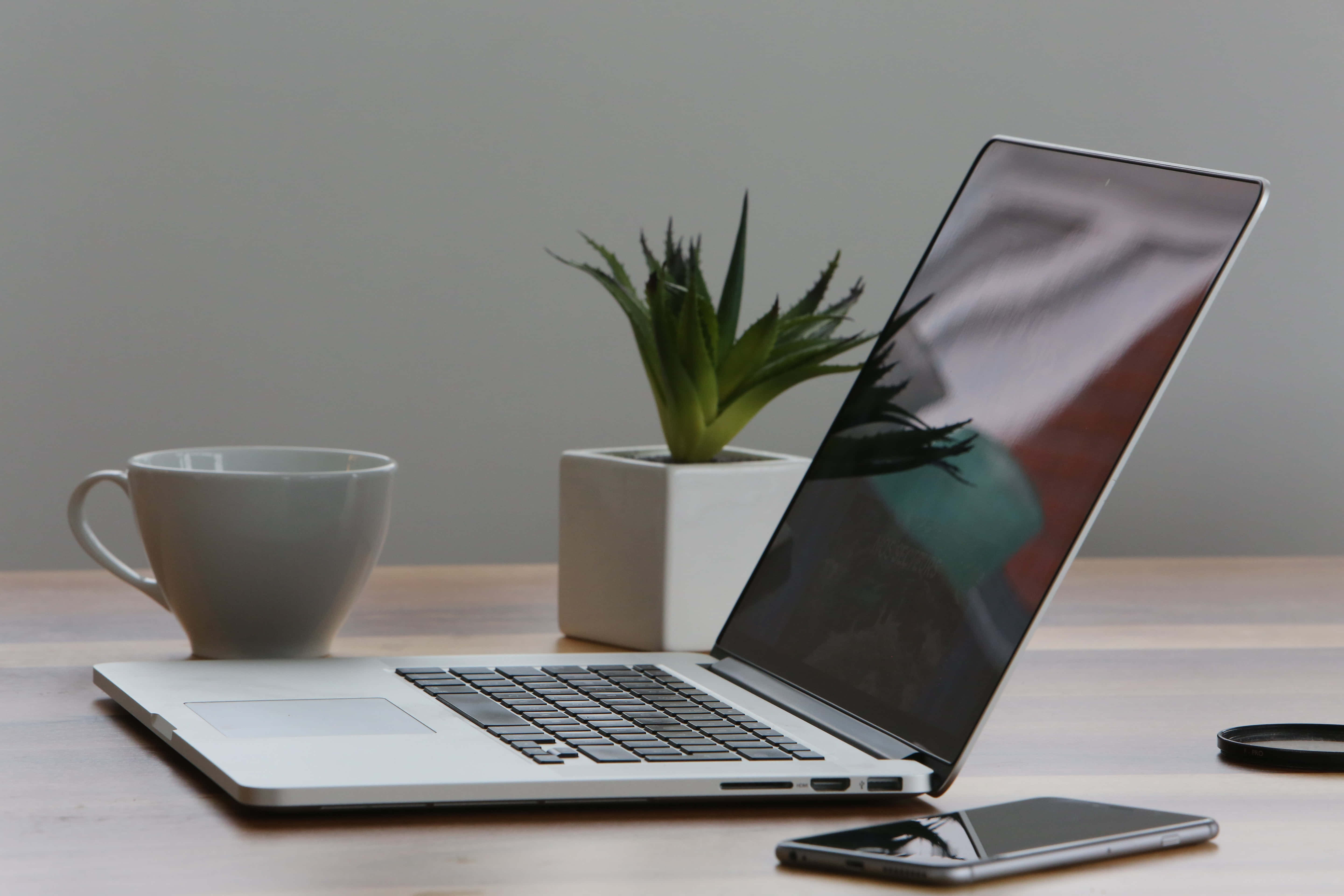 Estetik Macbook görselleri Duvar Kağıdı