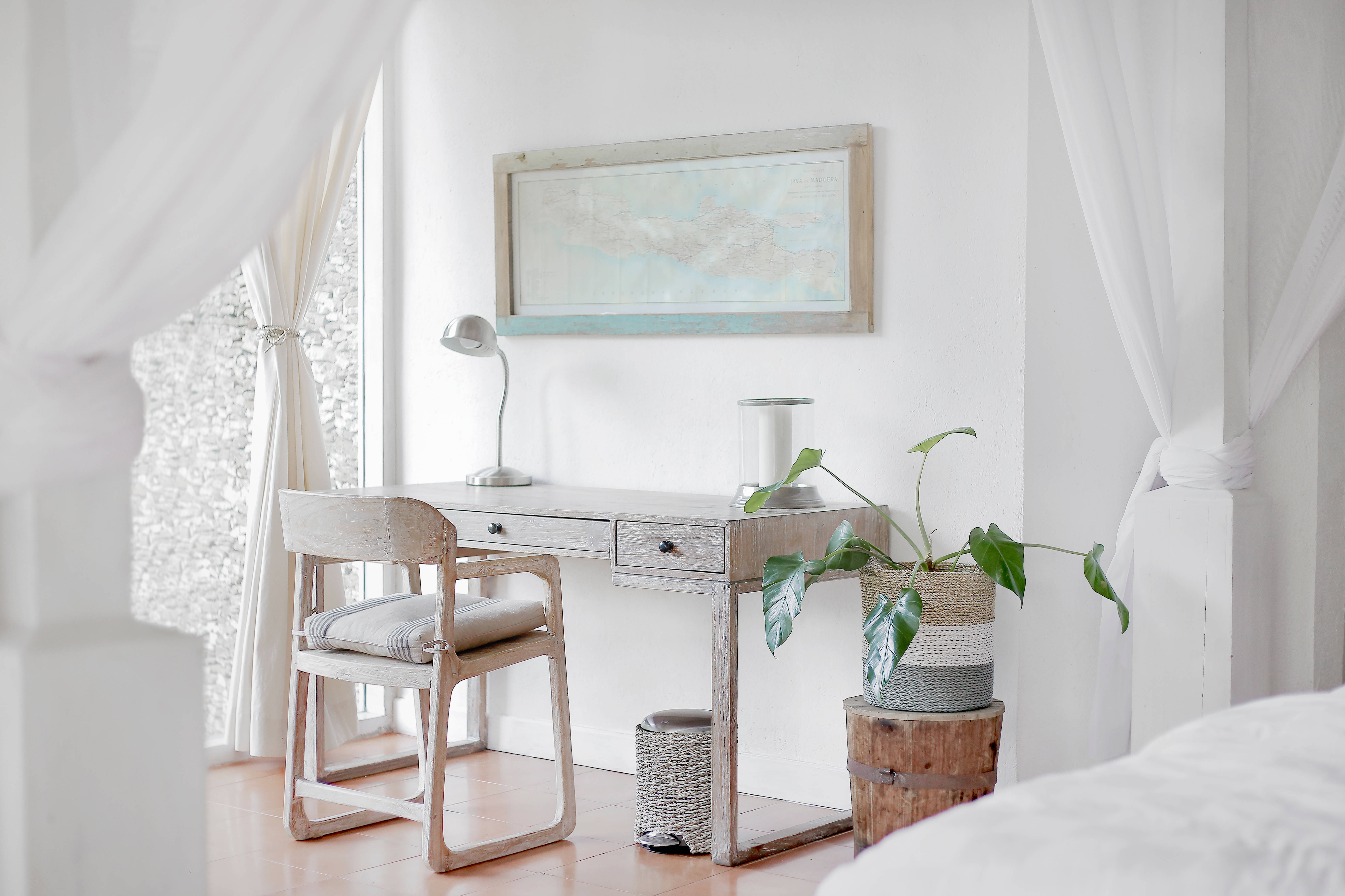 Estetik Minimalist Çalışma Alanı Duvar Kağıdı