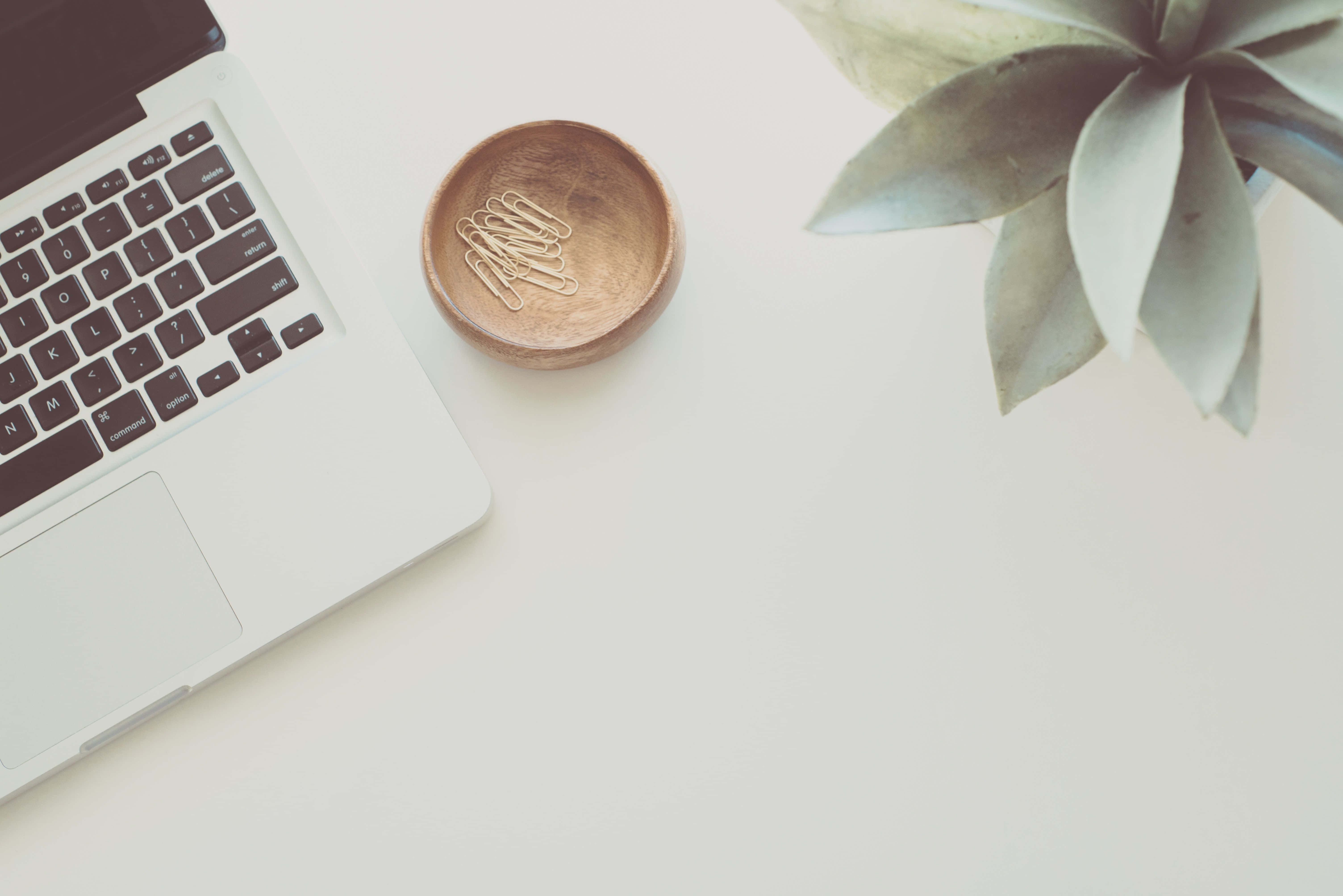 Estetik Ofis Masası Minimalist Sade LinkedIn Arka Planı Duvar Kağıdı