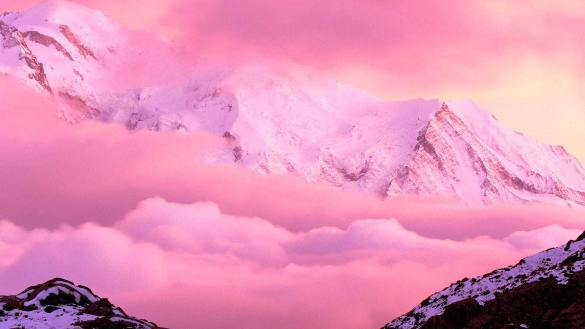 Estetik Pembe Dağ Duvar Kağıdı