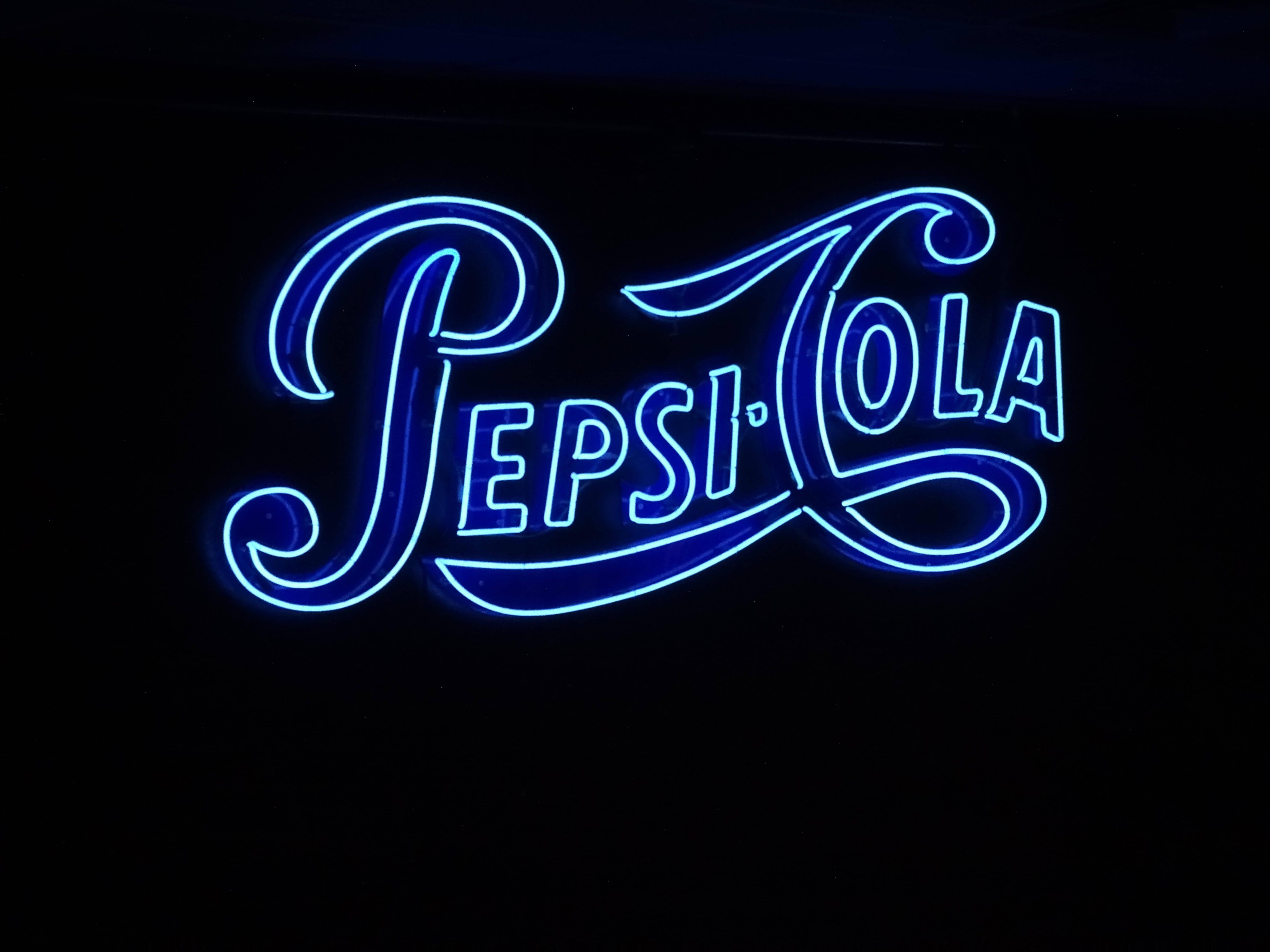 Estetik Pepsi Cola Neon Işık Dizüstü Bilgisayar Duvar Kağıdı