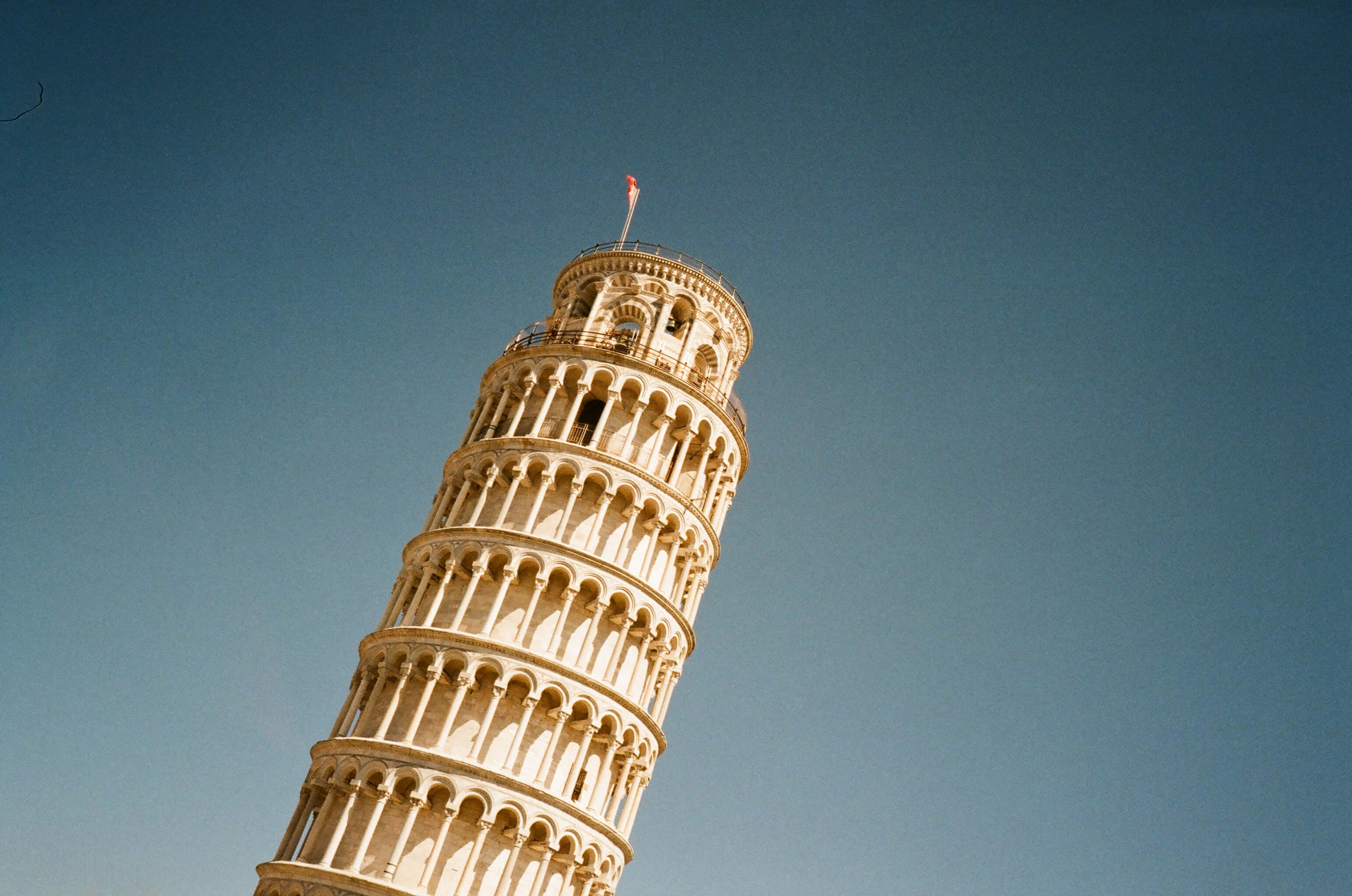 Estetik Pisa Kulesi Fotoğrafı Duvar Kağıdı