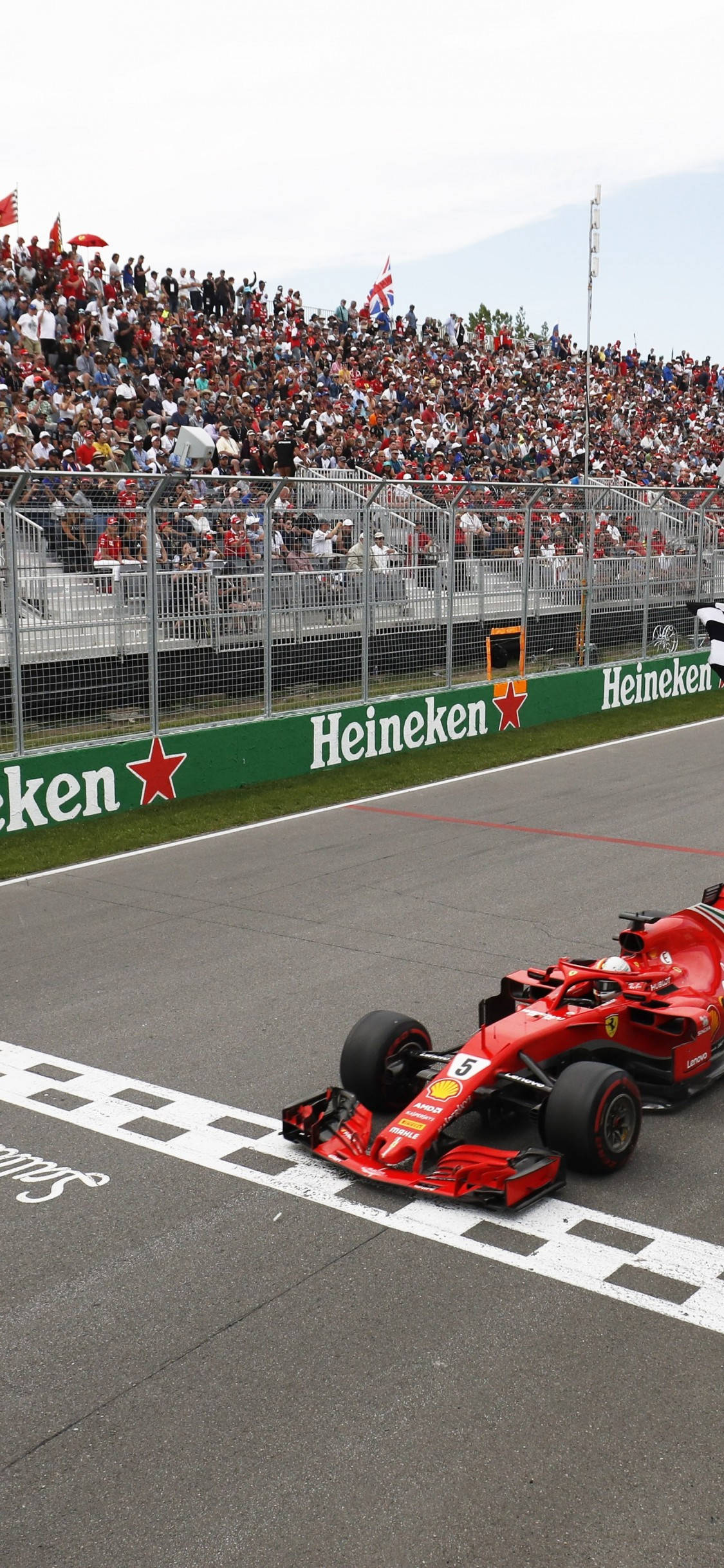 F1 Vettel Bitiş Çizgisi iPhone Duvar Kağıdı