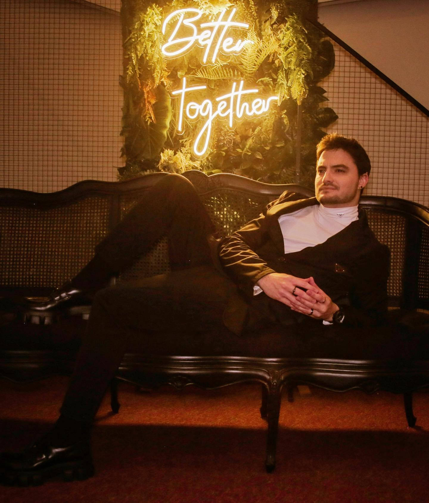 Felipe Neto Komik Pozu Duvar Kağıdı
