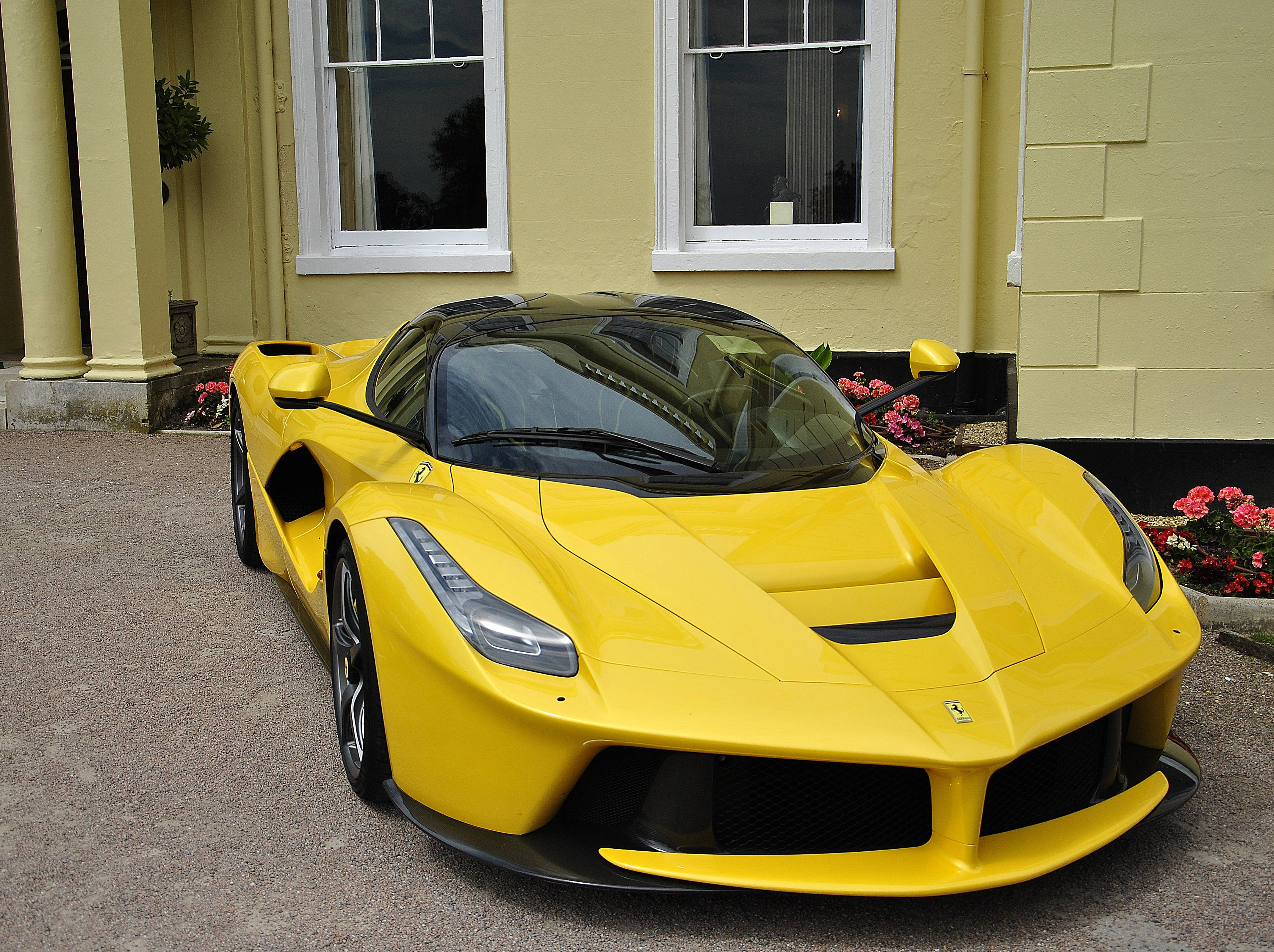 Ferrari LaFerrari'nin Gücünü Kucaklayın Duvar Kağıdı