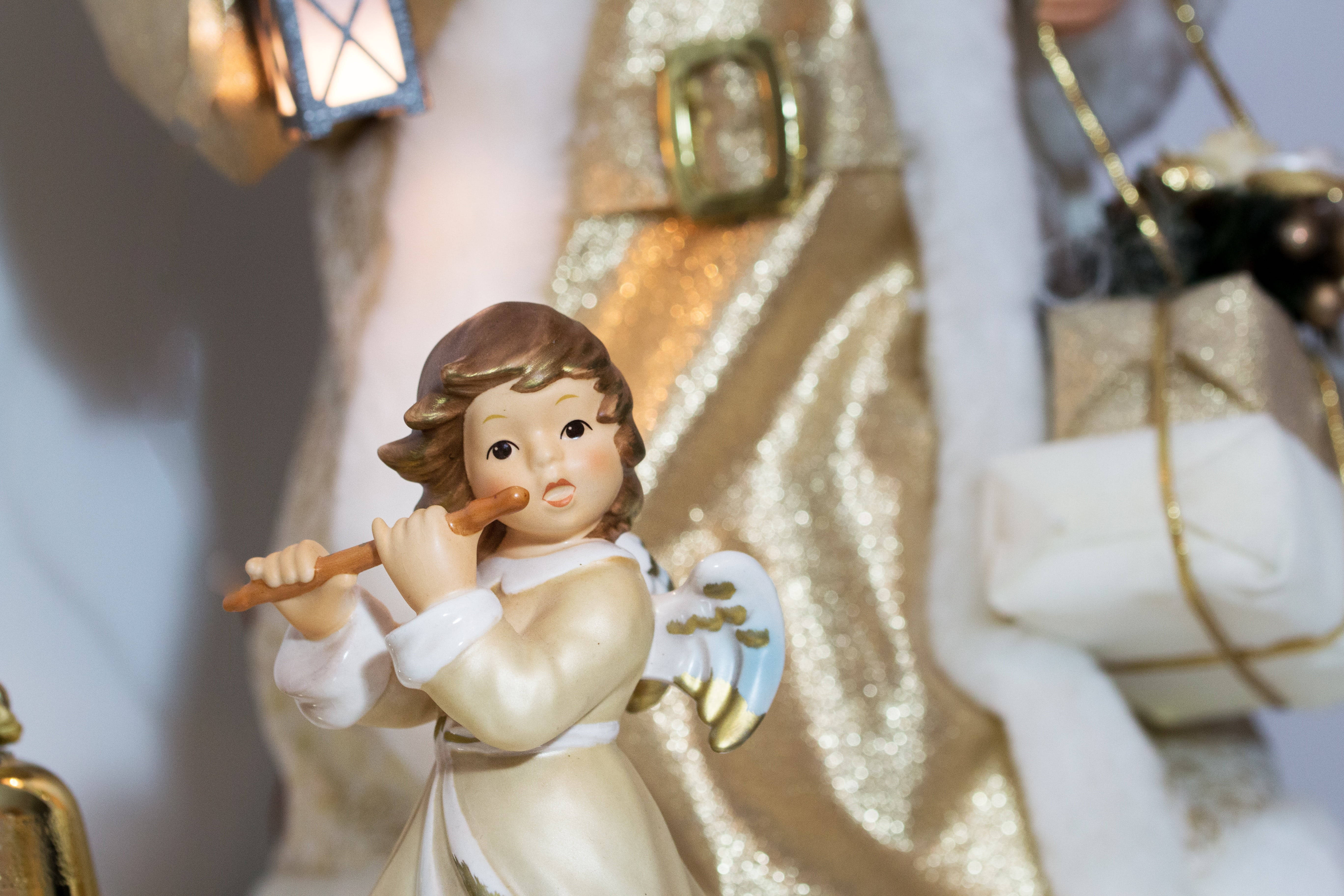 Flüt Çalan Noel Meleği Duvar Kağıdı