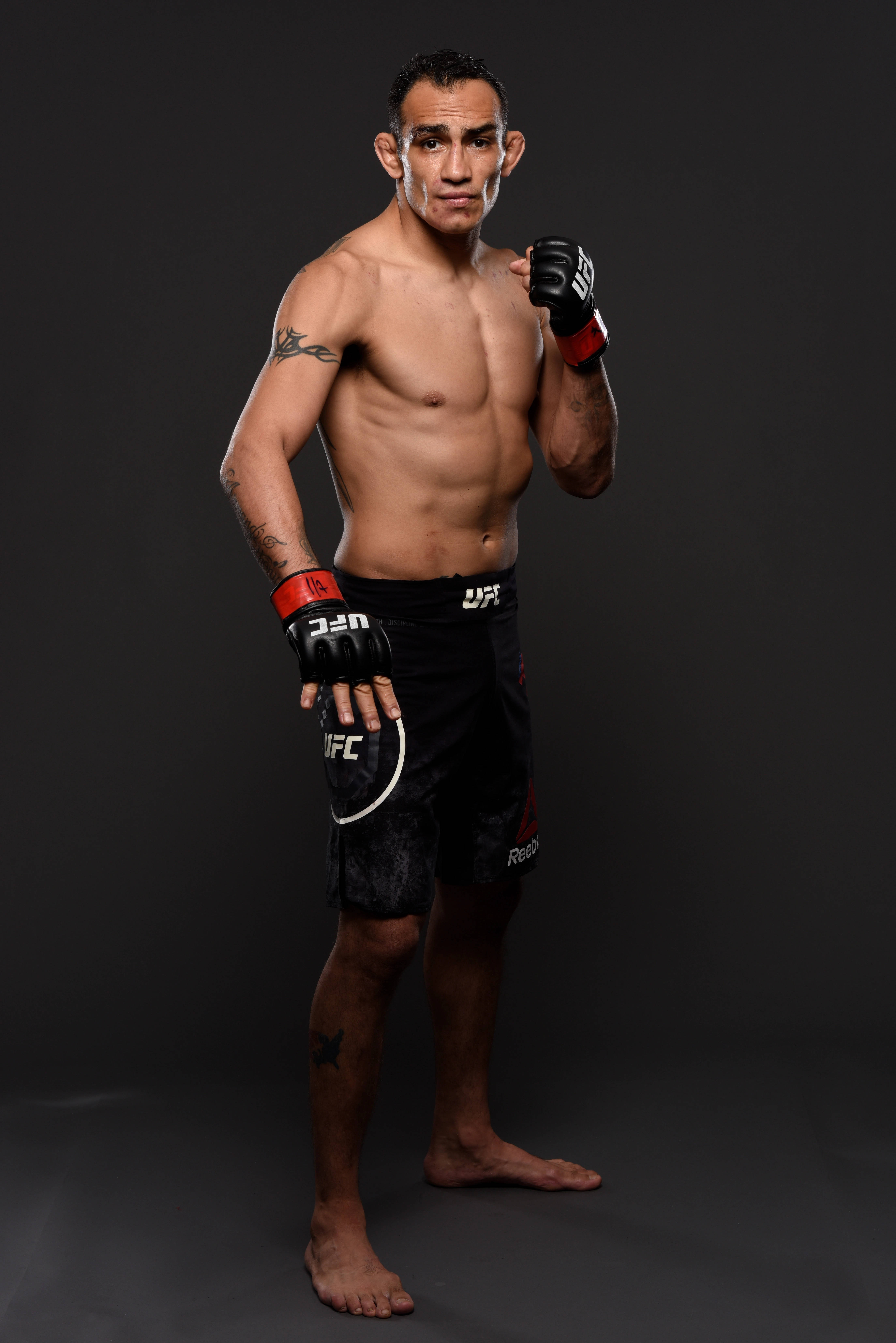 Full Body Tony Ferguson Duvar Kağıdı