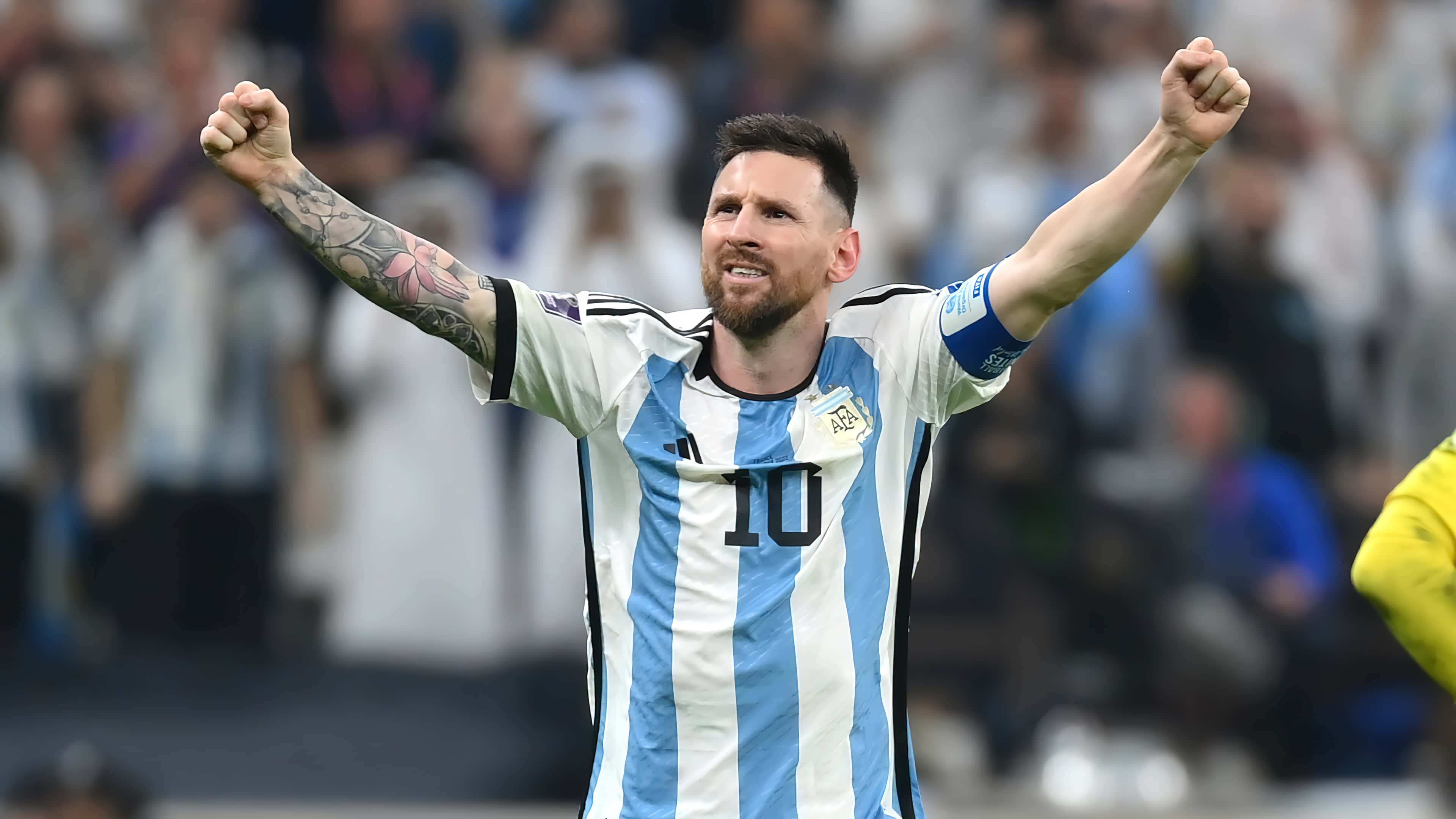 Futbol yıldızı Lionel Messi sahada Duvar Kağıdı