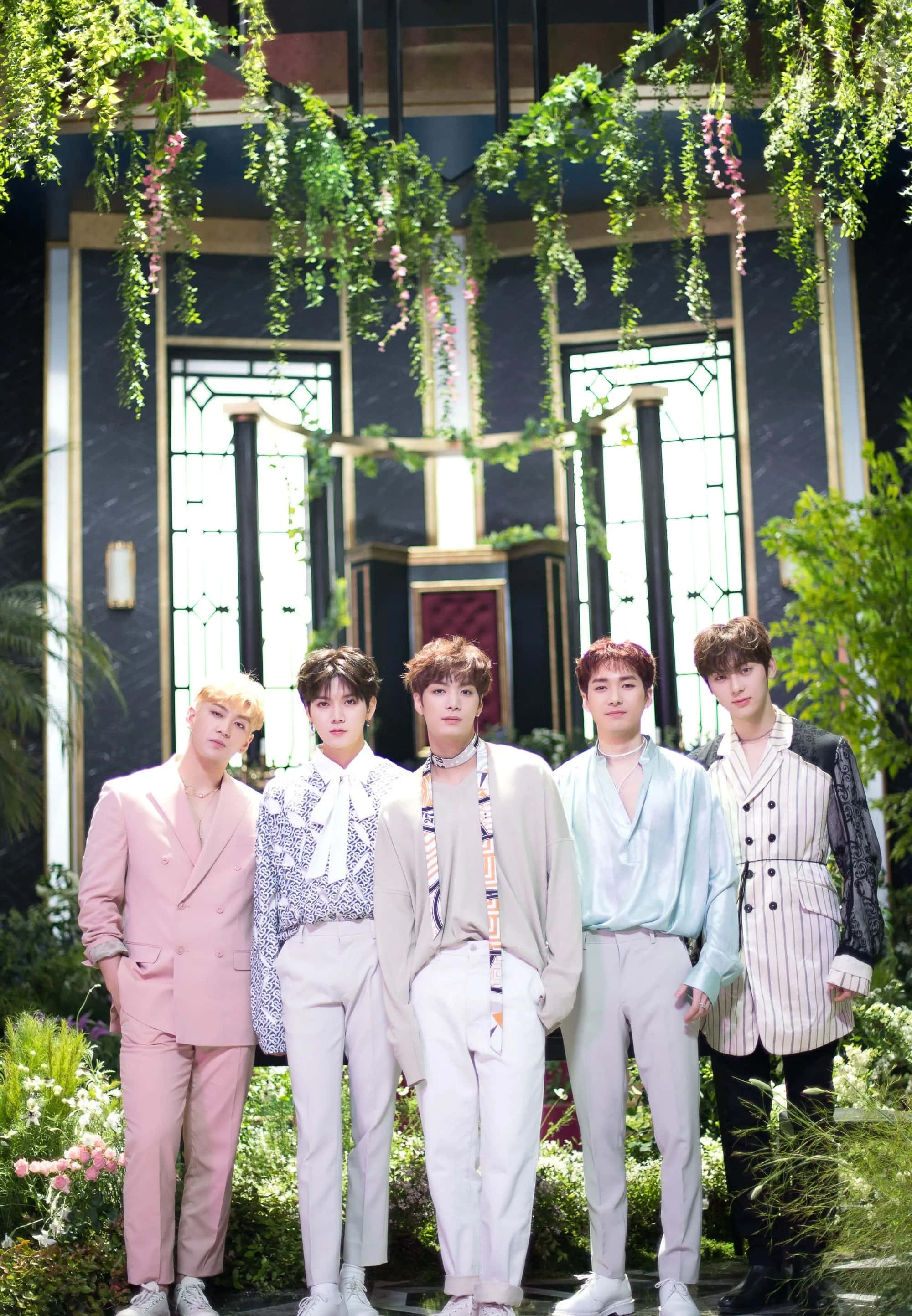 Garden Nuest Kpop Erkek Grubu Duvar Kağıdı