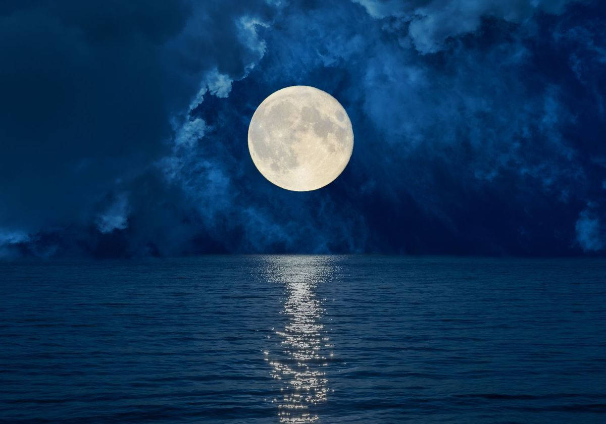 Gece Galaksi Ay ve Okyanus Duvar Kağıdı