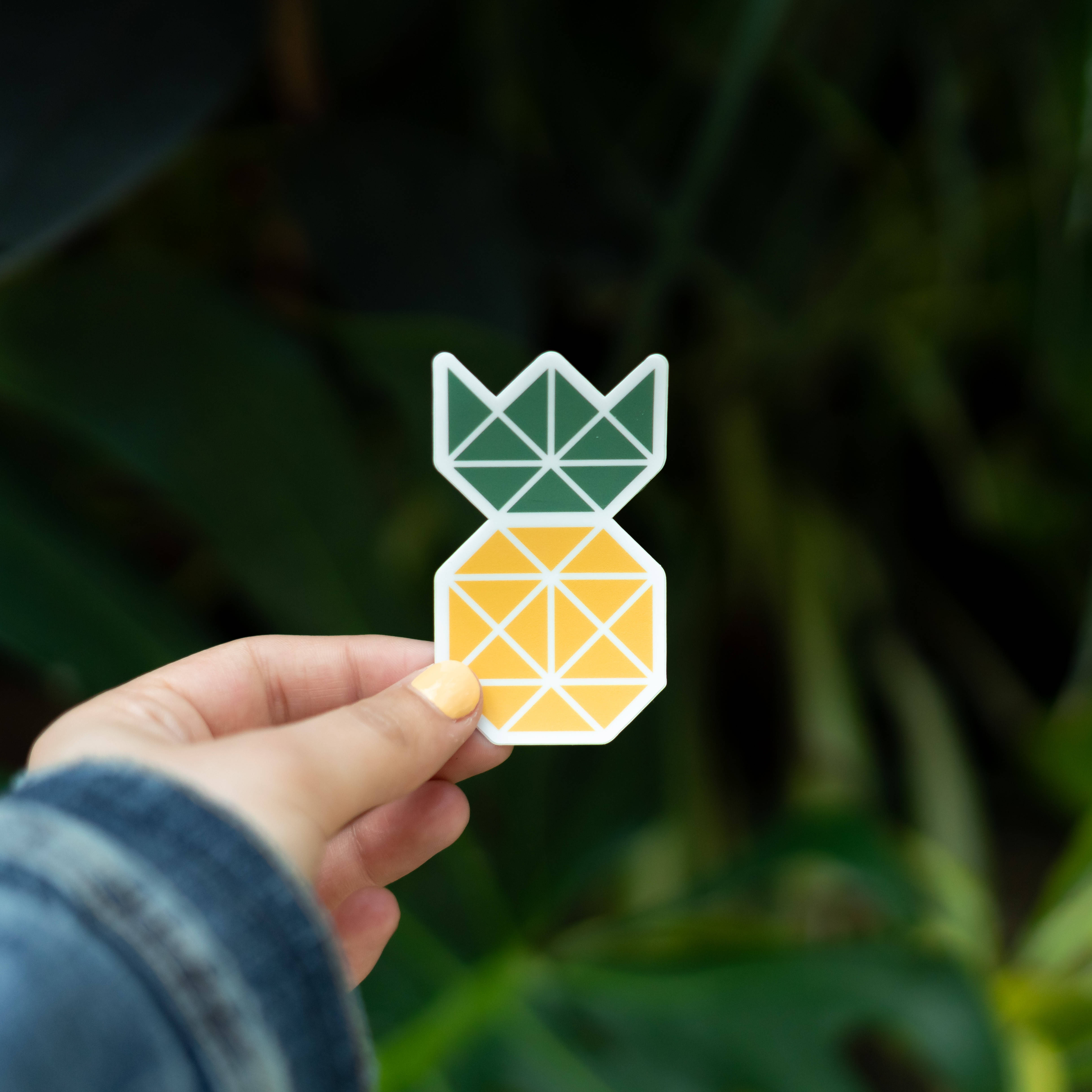 Geometrik Tarzda Ananas Çıkartması Duvar Kağıdı