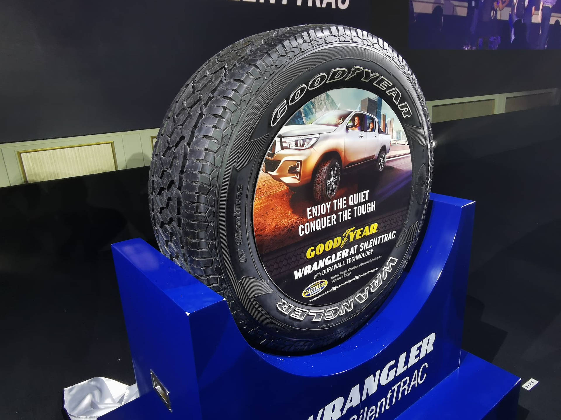 Goodyear Wrangler Vitrini — Arabalar Duvar Kağıdı