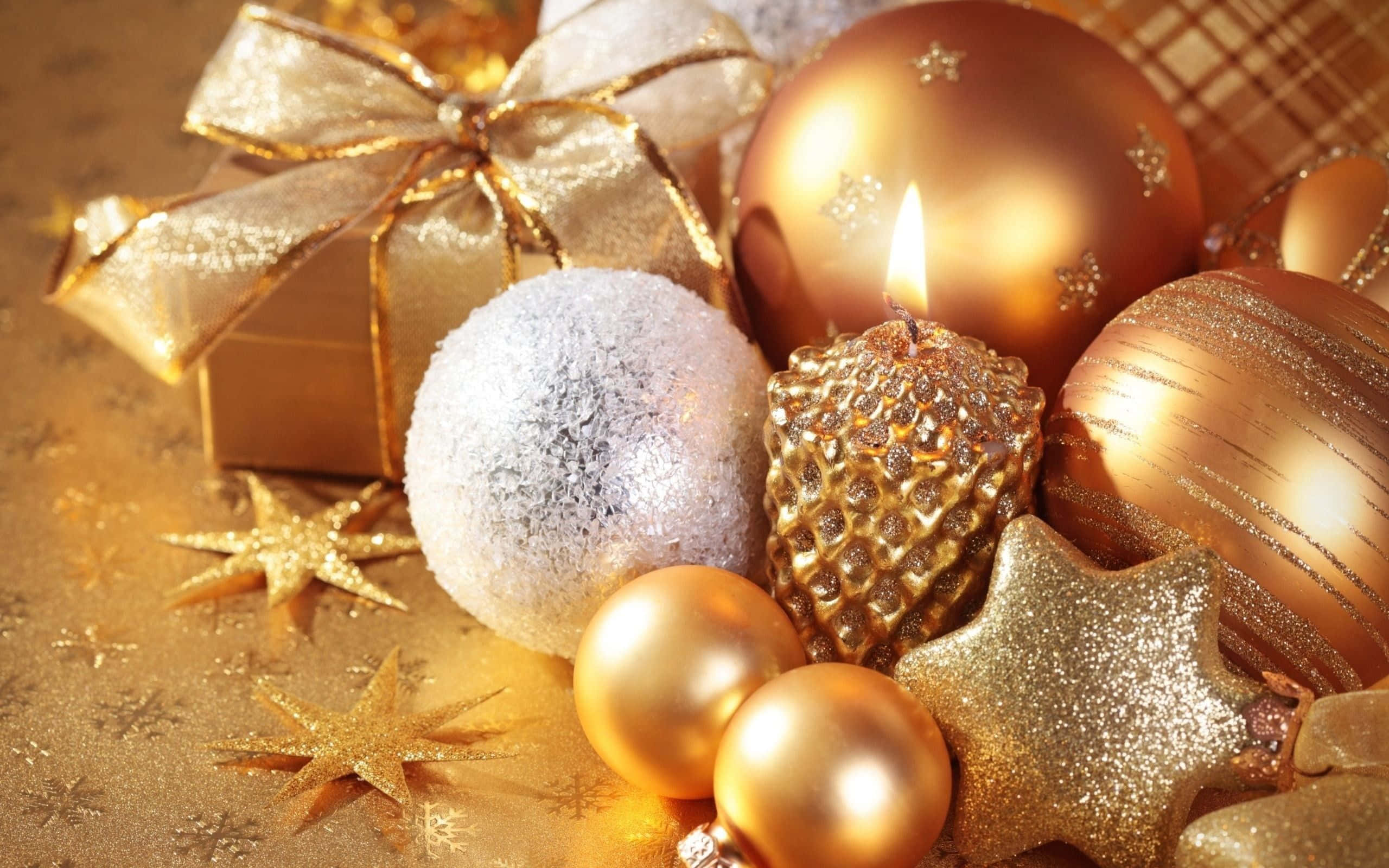 Gösterişli Noel Süsleri Resmi Duvar Kağıdı