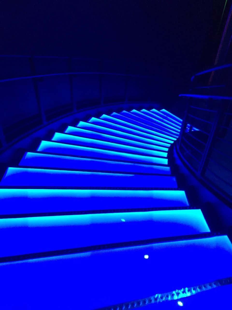 Göz alıcı neon mavi estetiğinde kaybolun Duvar Kağıdı