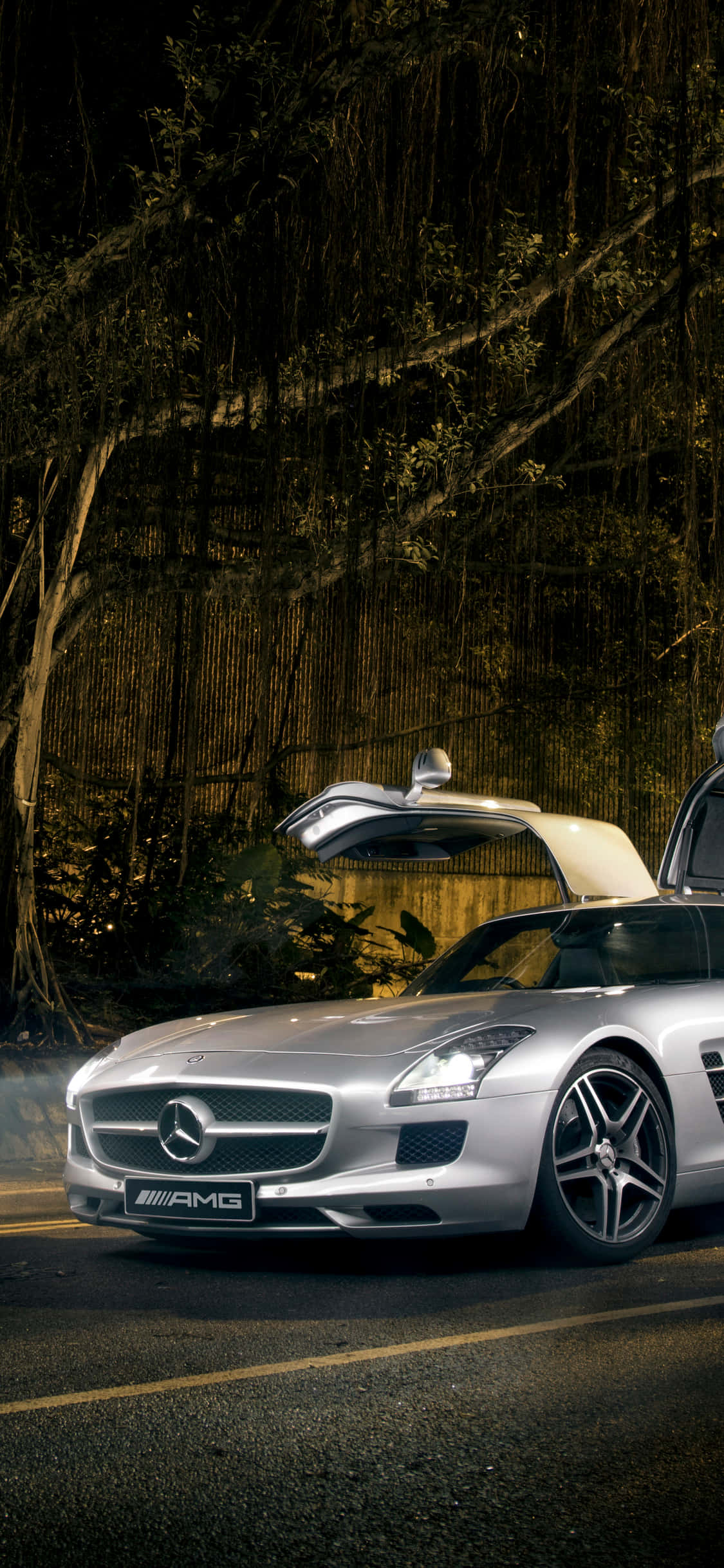 Gümüş iPhone Xs Mercedes Amg Duvar Kağıdı