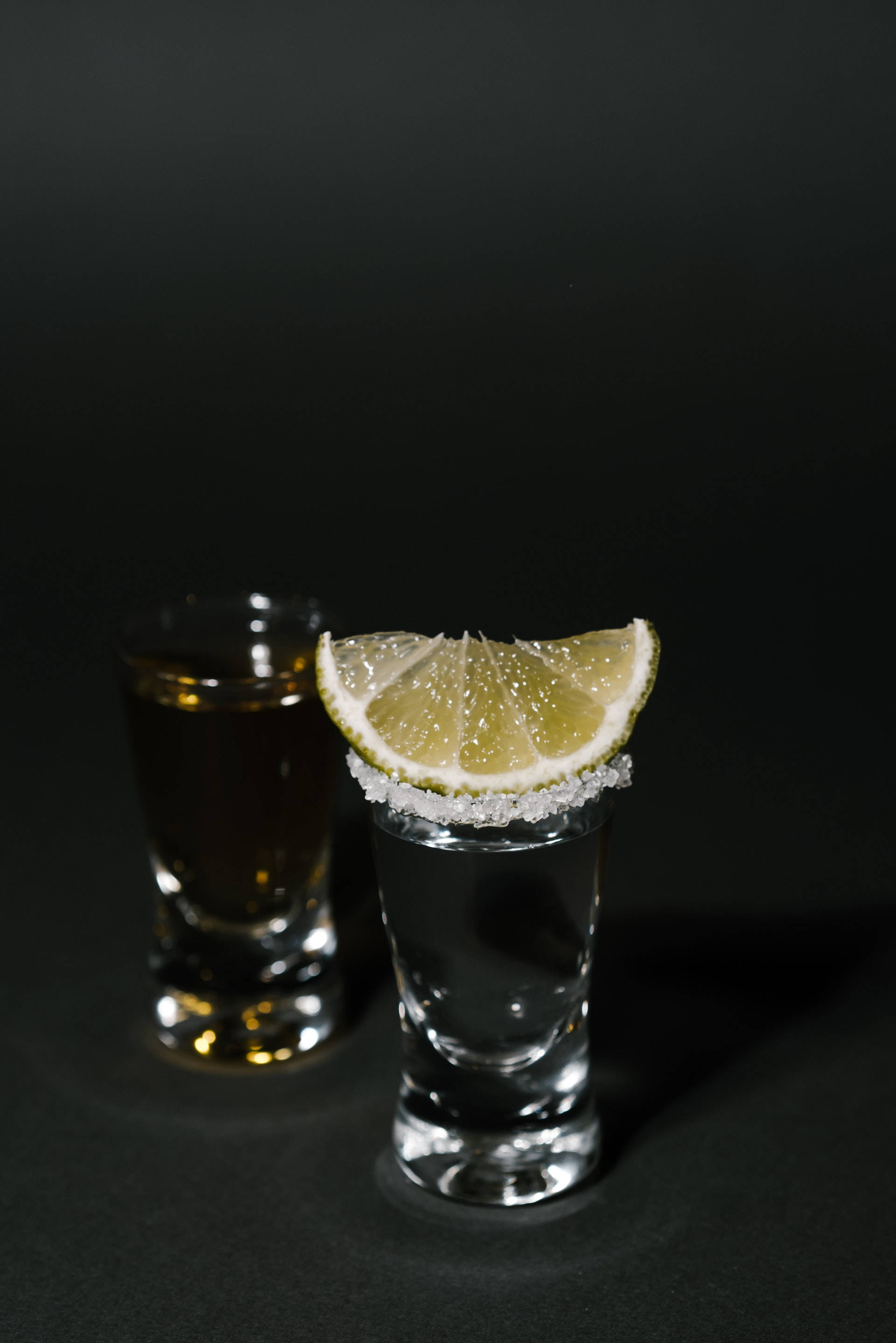Gümüş Ve Altın Tekila Ve Limon Shotları Duvar Kağıdı