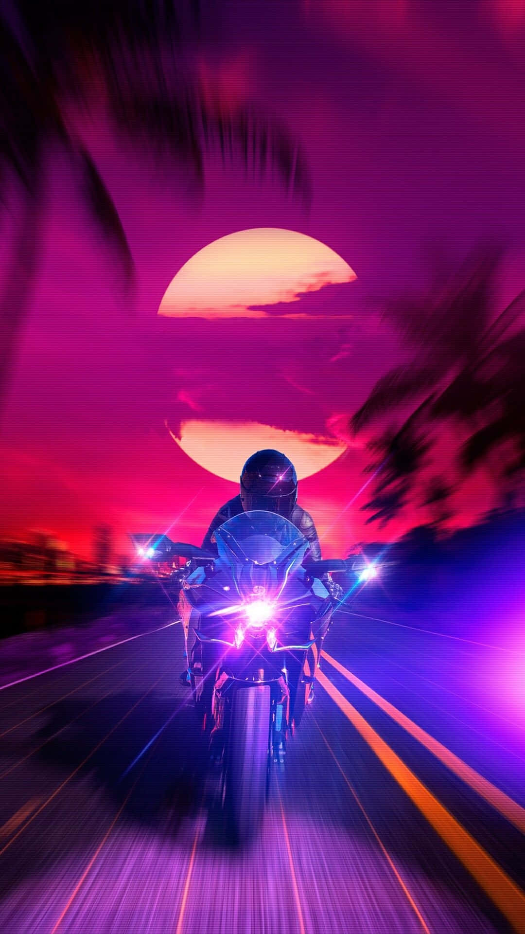 gün batımında yolda motosiklet sürüyor Duvar Kağıdı