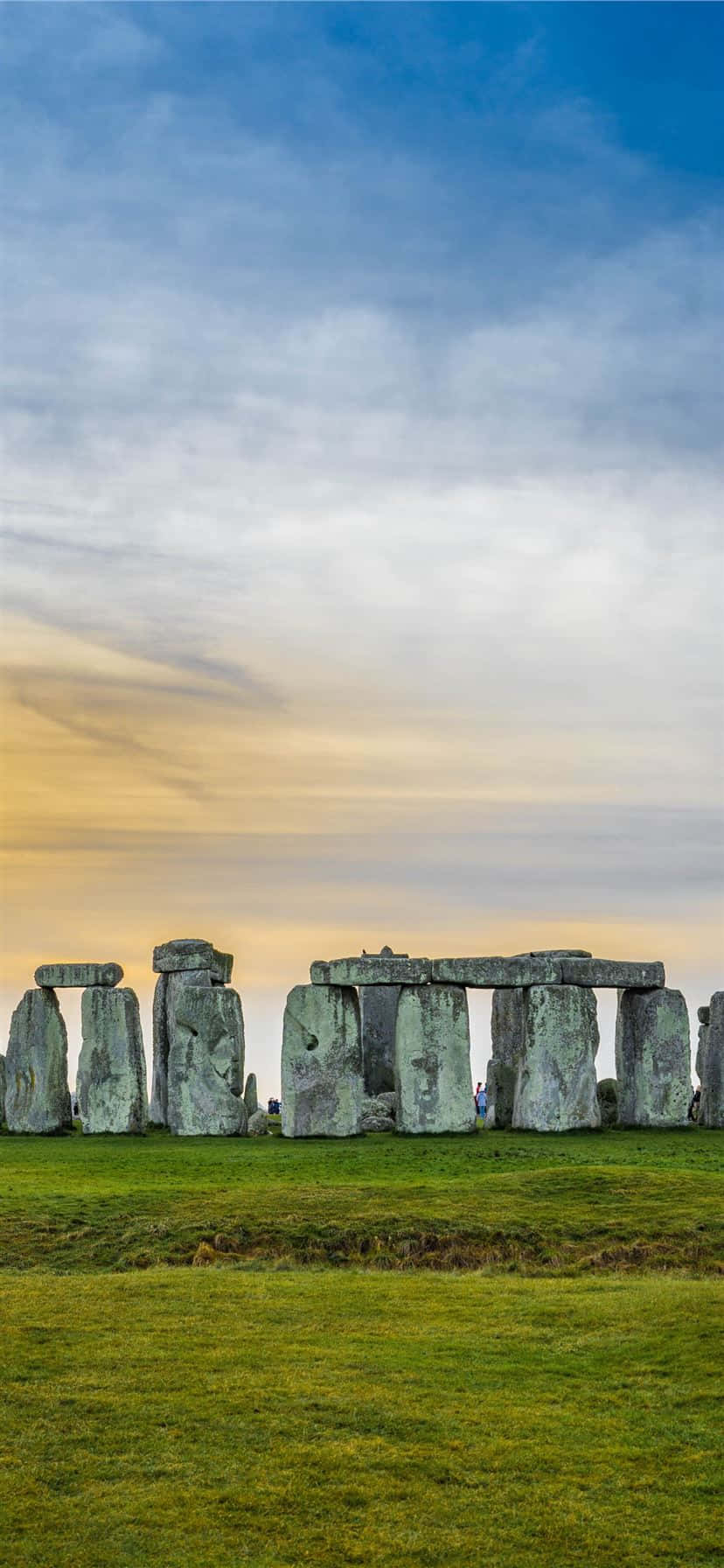 Gün Batımında Stonehenge'in Görkemli Manzarası Duvar Kağıdı