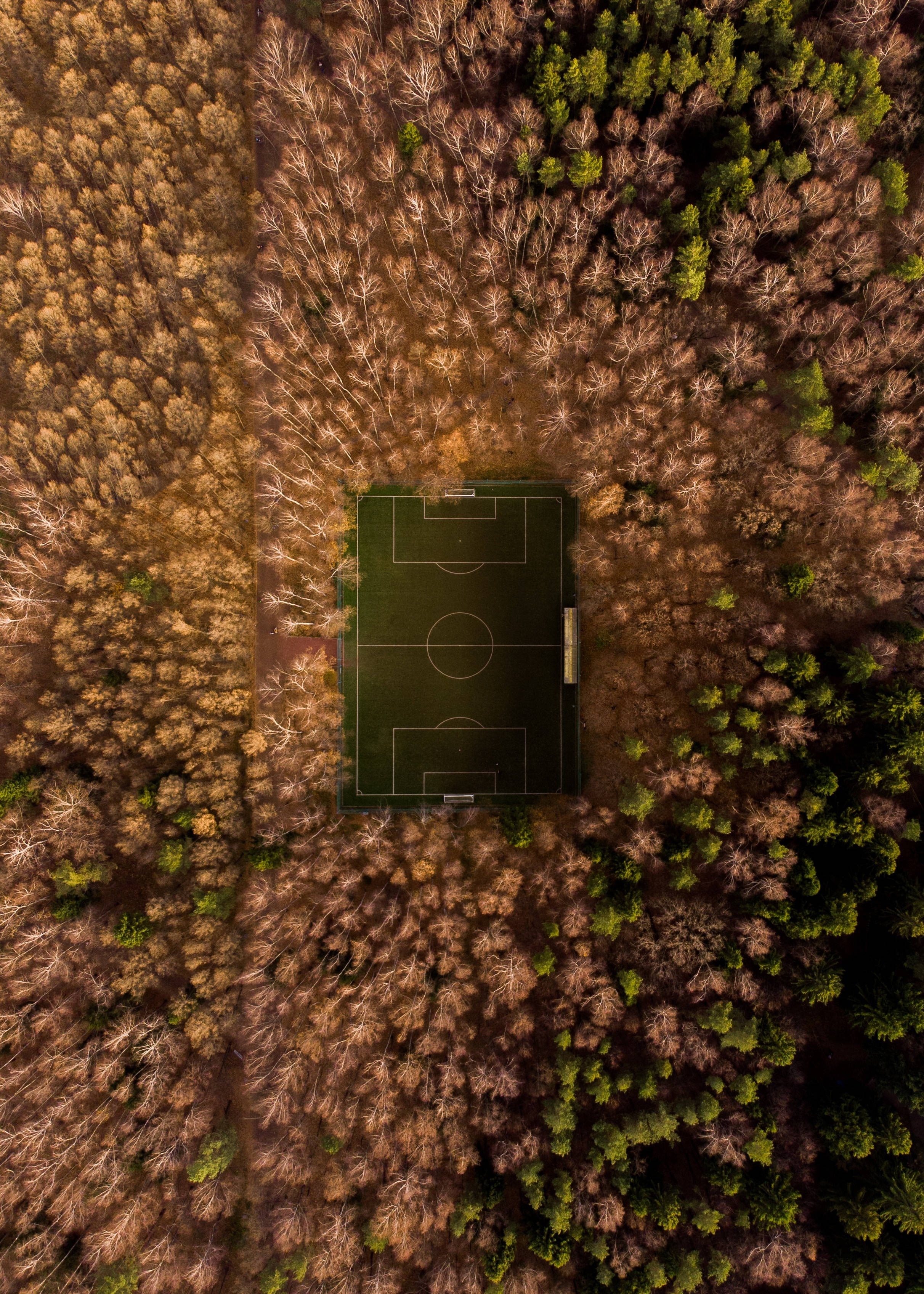 Güneşli Bir Günde Bir Futbol Sahasının Kuş Bakışı Görünümü Duvar Kağıdı