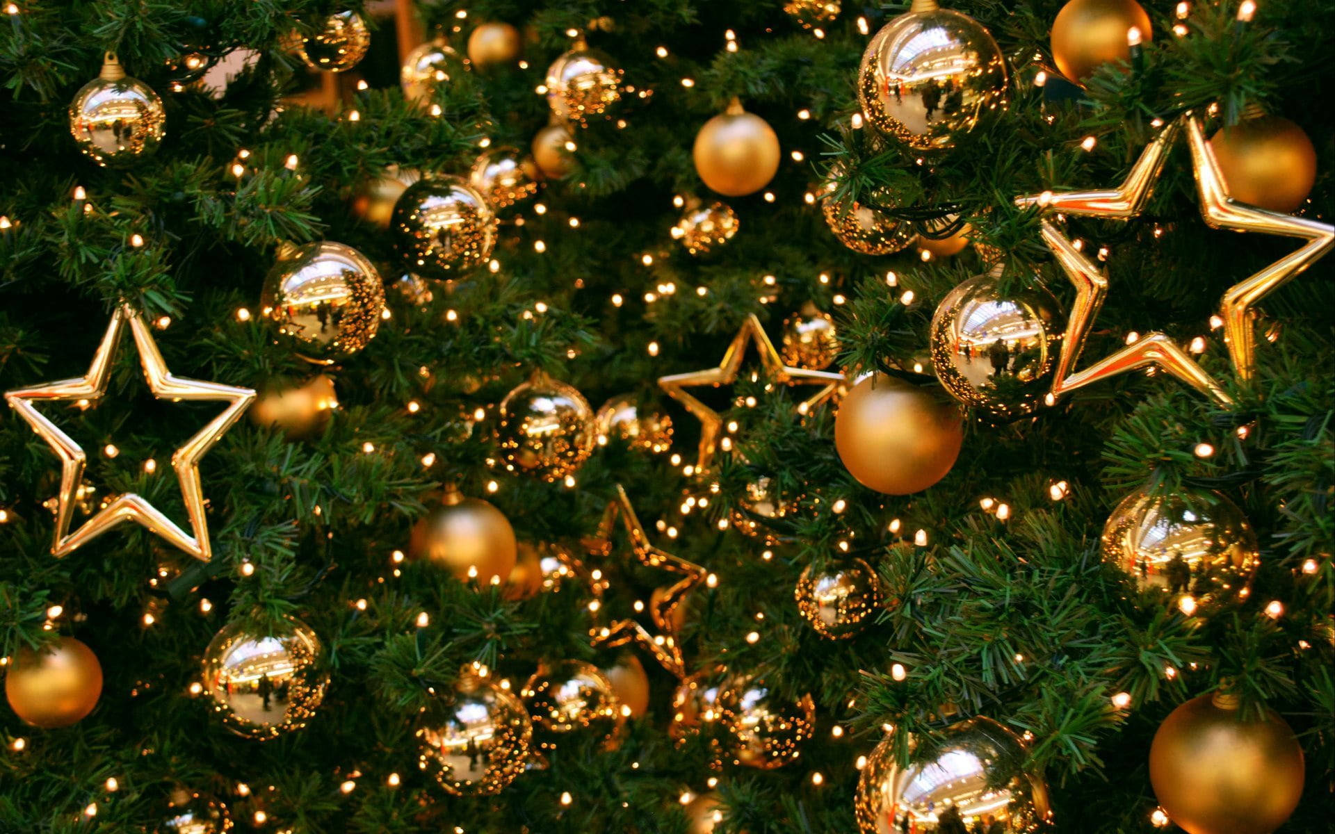 Güzel Noel Ağacı Altın Süsleme Duvar Kağıdı