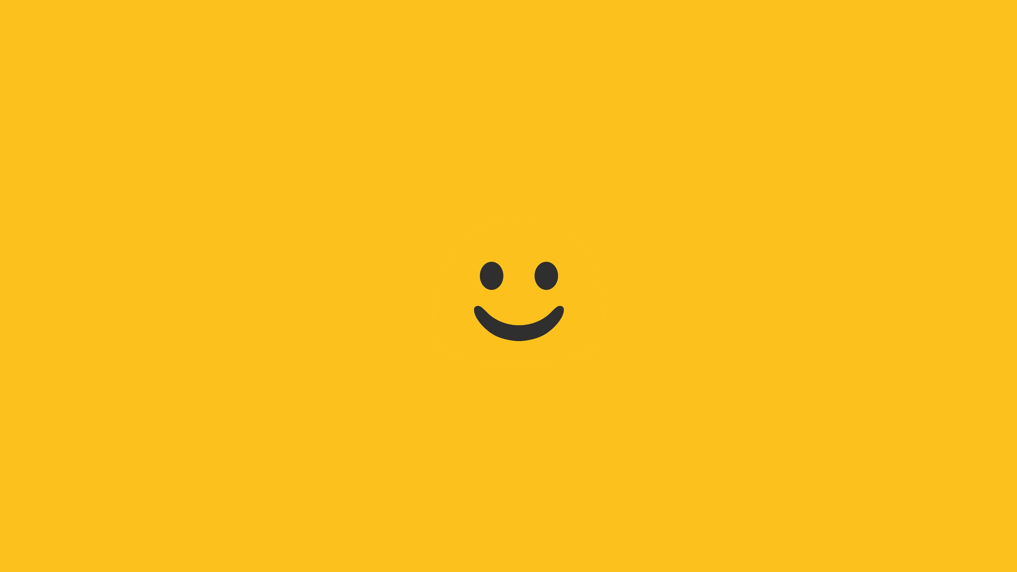 Hardal Rengi Arka Planda Minimalist Gülümseyen Emoji Duvar Kağıdı
